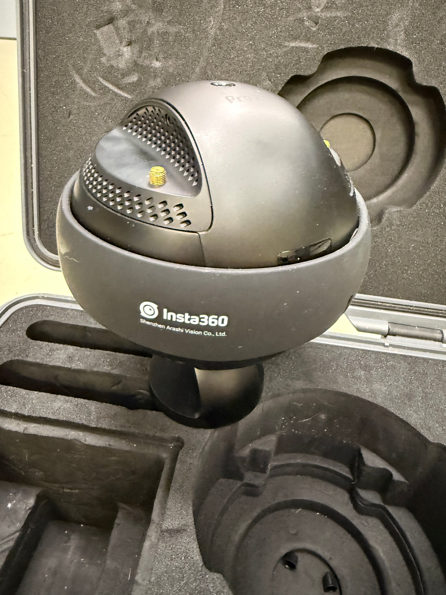 INSTA360 Pro - Spherical 360 8k VR Video Camera - 3 Batteries Tested, case