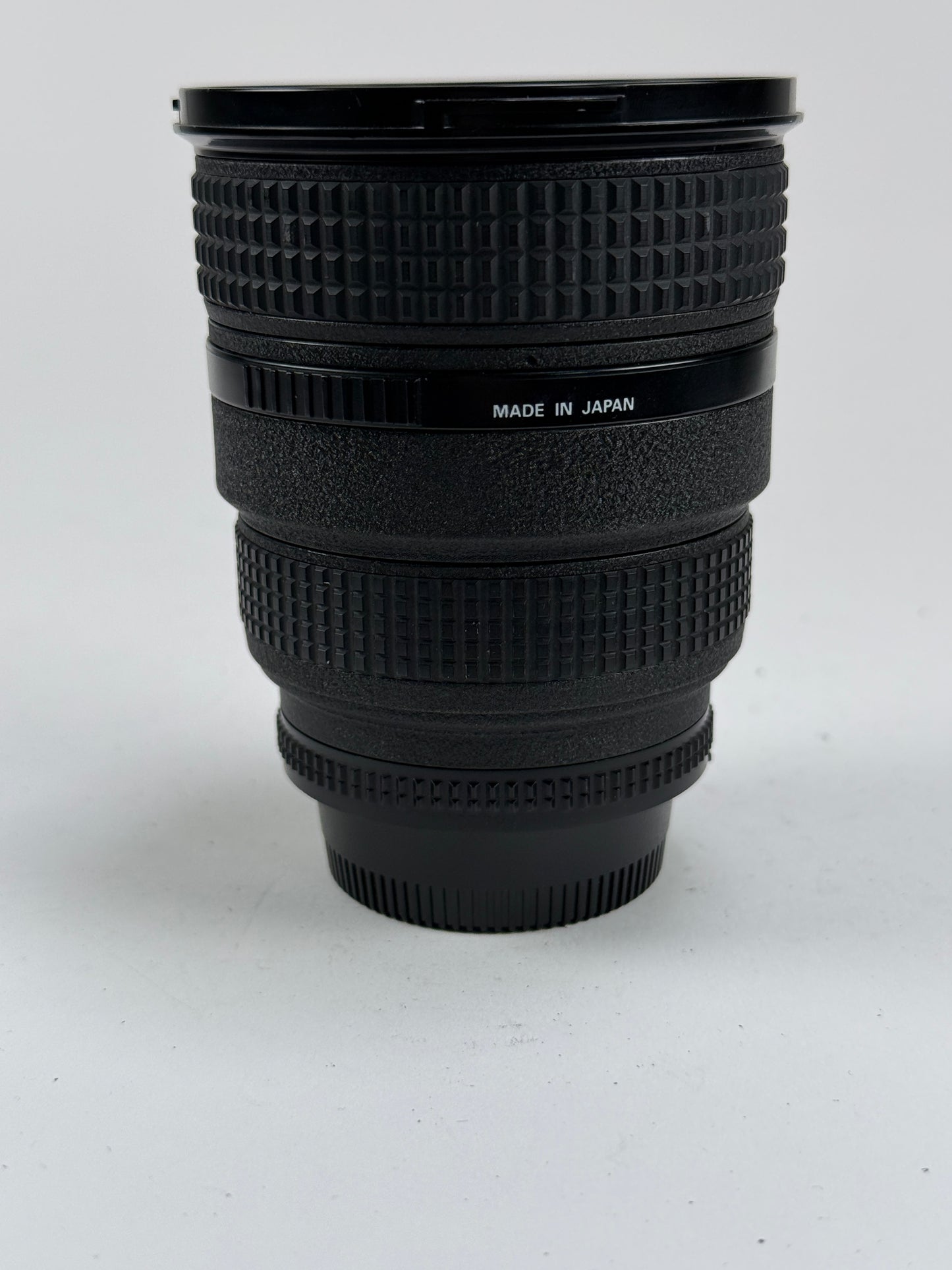 Nikon AF NIKKOR 20-35mm f2.8 D Wide Angle Zoom Lens