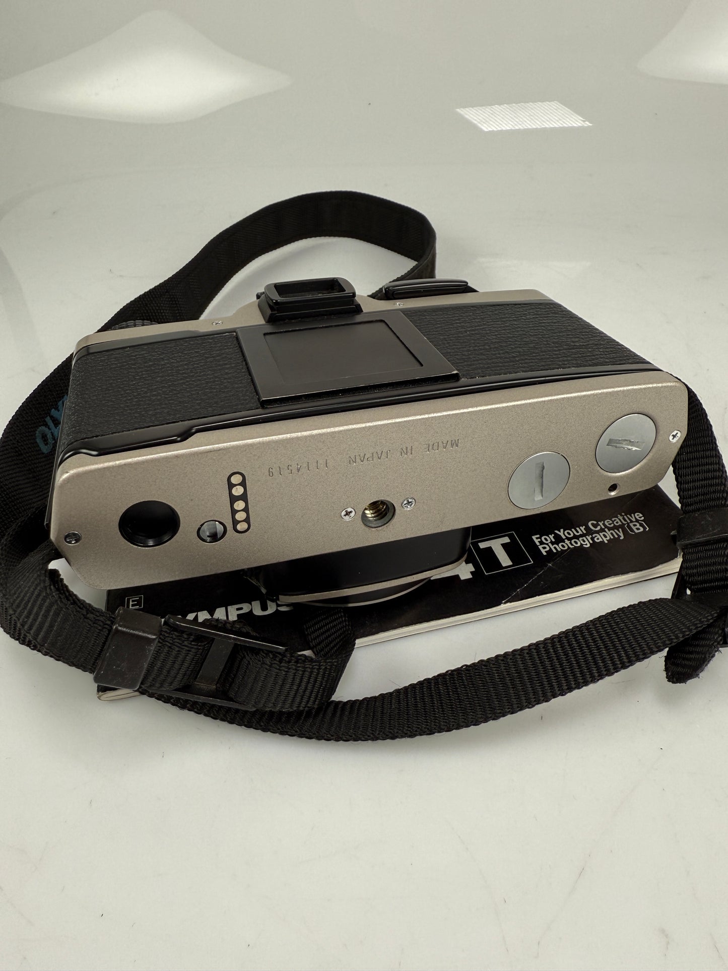 Olympus OM-4T Chrome 35mm SLR Film Camera