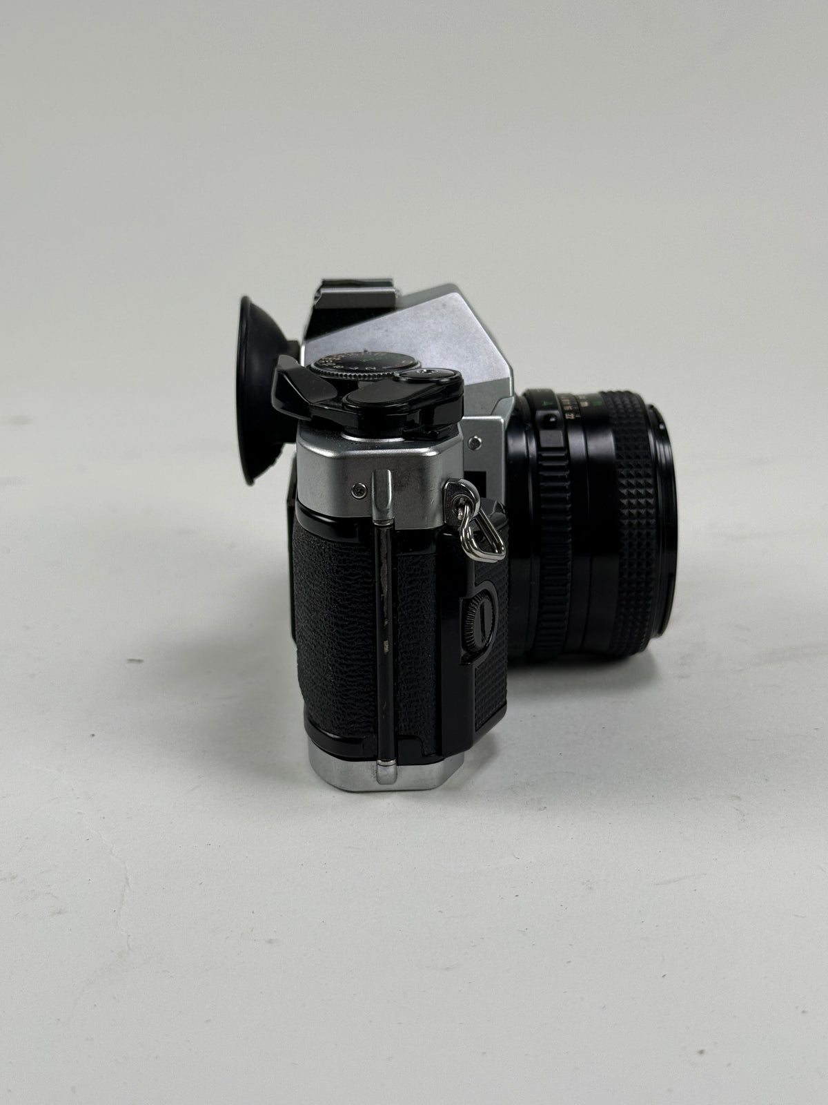 CANON AE-1 PROGRAM chrome SLR 35mm Film Camera with 50mm f1.8 FD KIT