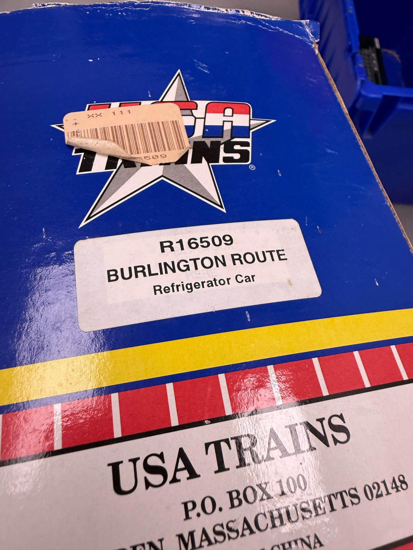 USA Trains R16714 G Scale Burlington Route 50' Mechanical Reefer, YELLOW