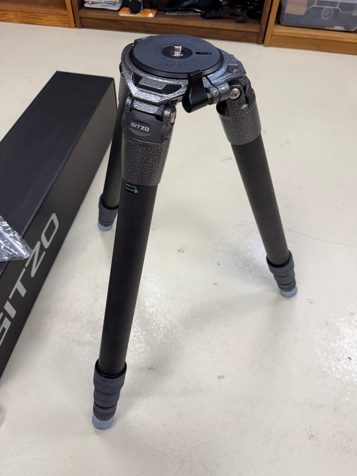 Gitzo GT5542LS Systematic series 5 6x systematic Carbon Fiber Tripod 4S Long 3-Section