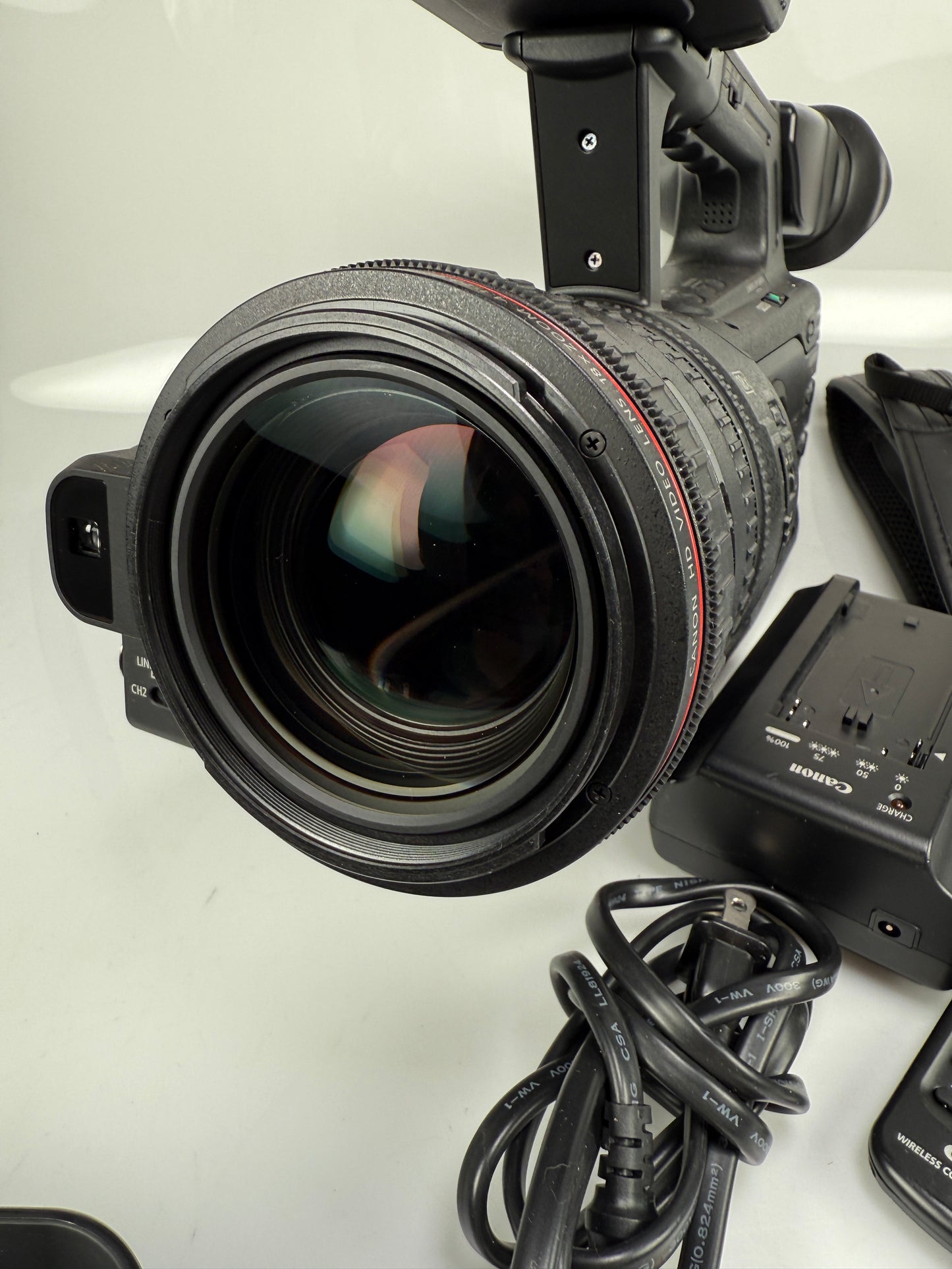 Canon XF305A 3CMOS HD Video Camera w/ 4.1-73.8mm f1.6/2.8 L lens