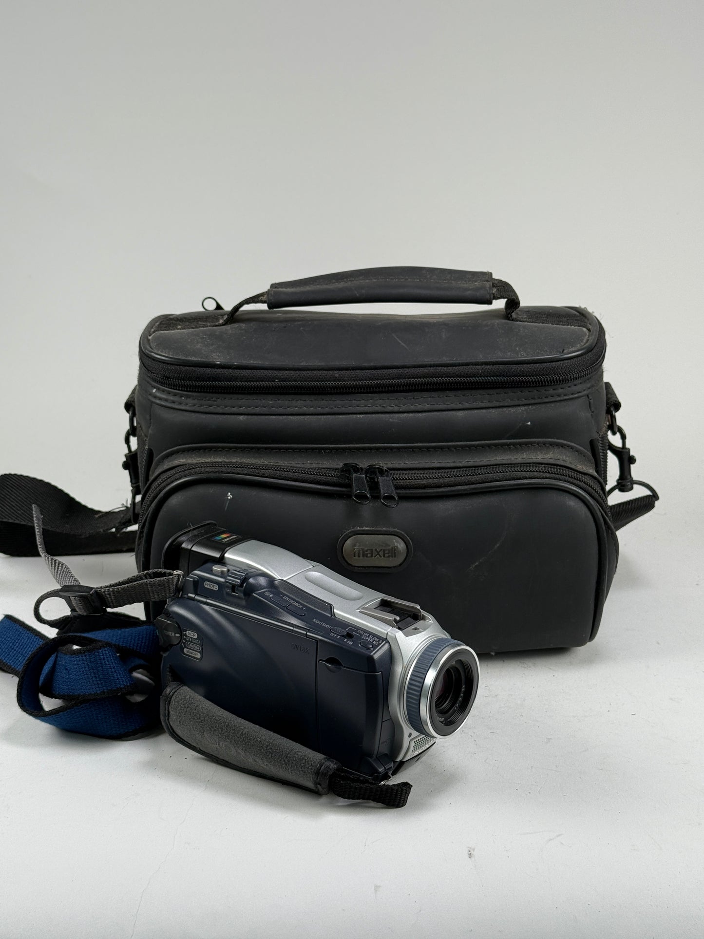 SONY Handycam DCR-TRV18 Digital Camcorder mini DV Camcorder