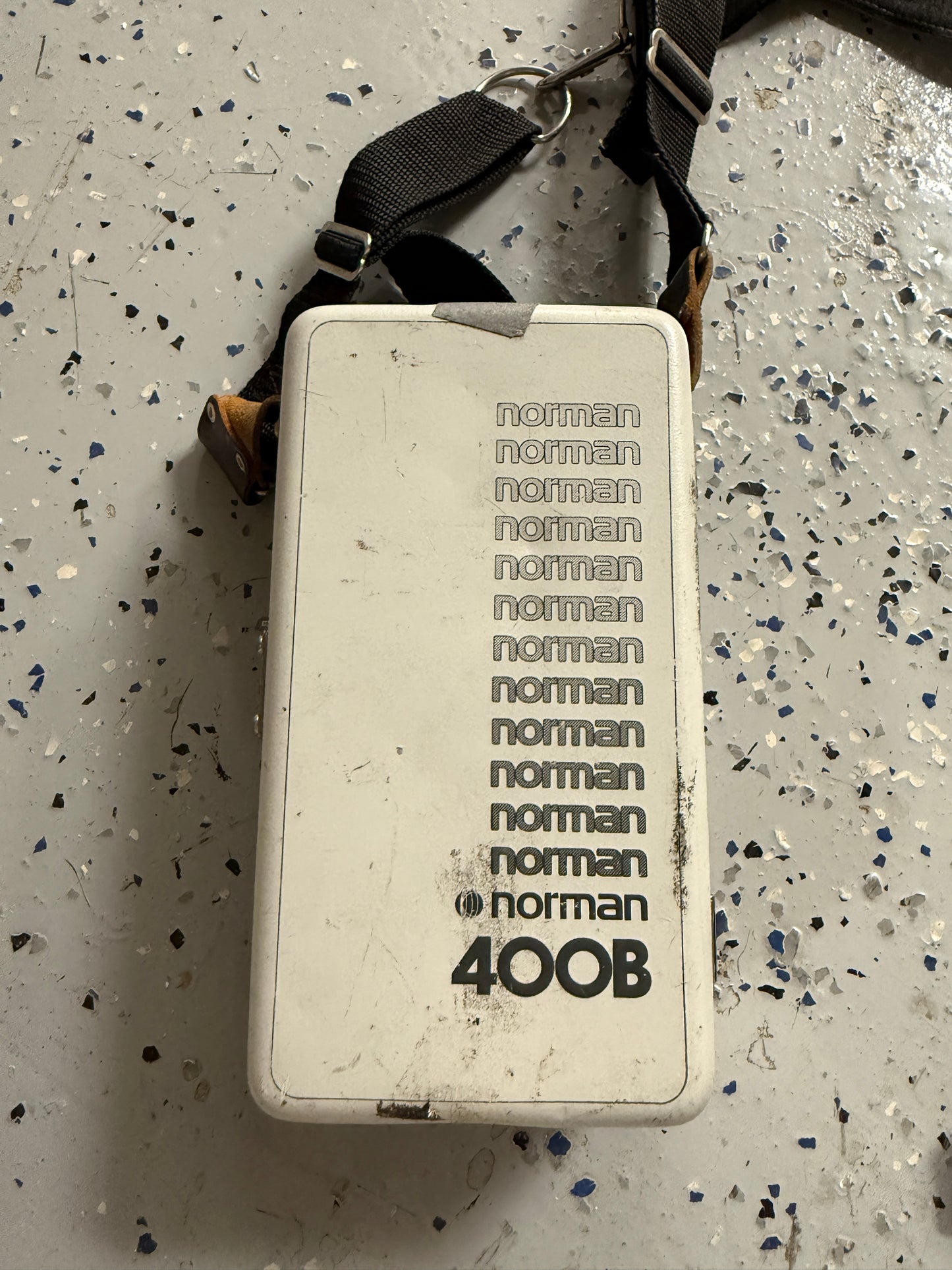 Norman 400B  Norman Lighting  Norman Studio Flash battery pack