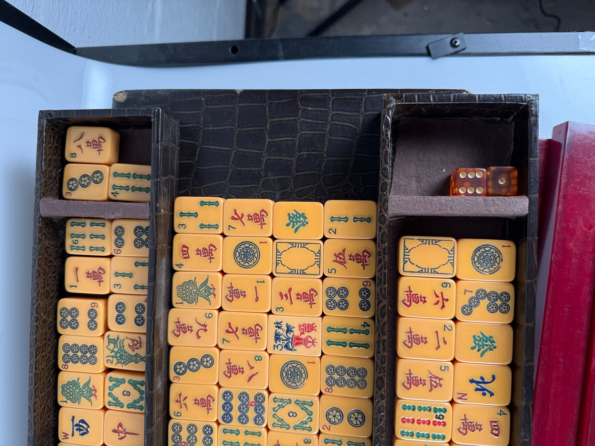 RARE Vintage Mahjong Mah Jong Jongg Bakelite Set with case 147 tiles