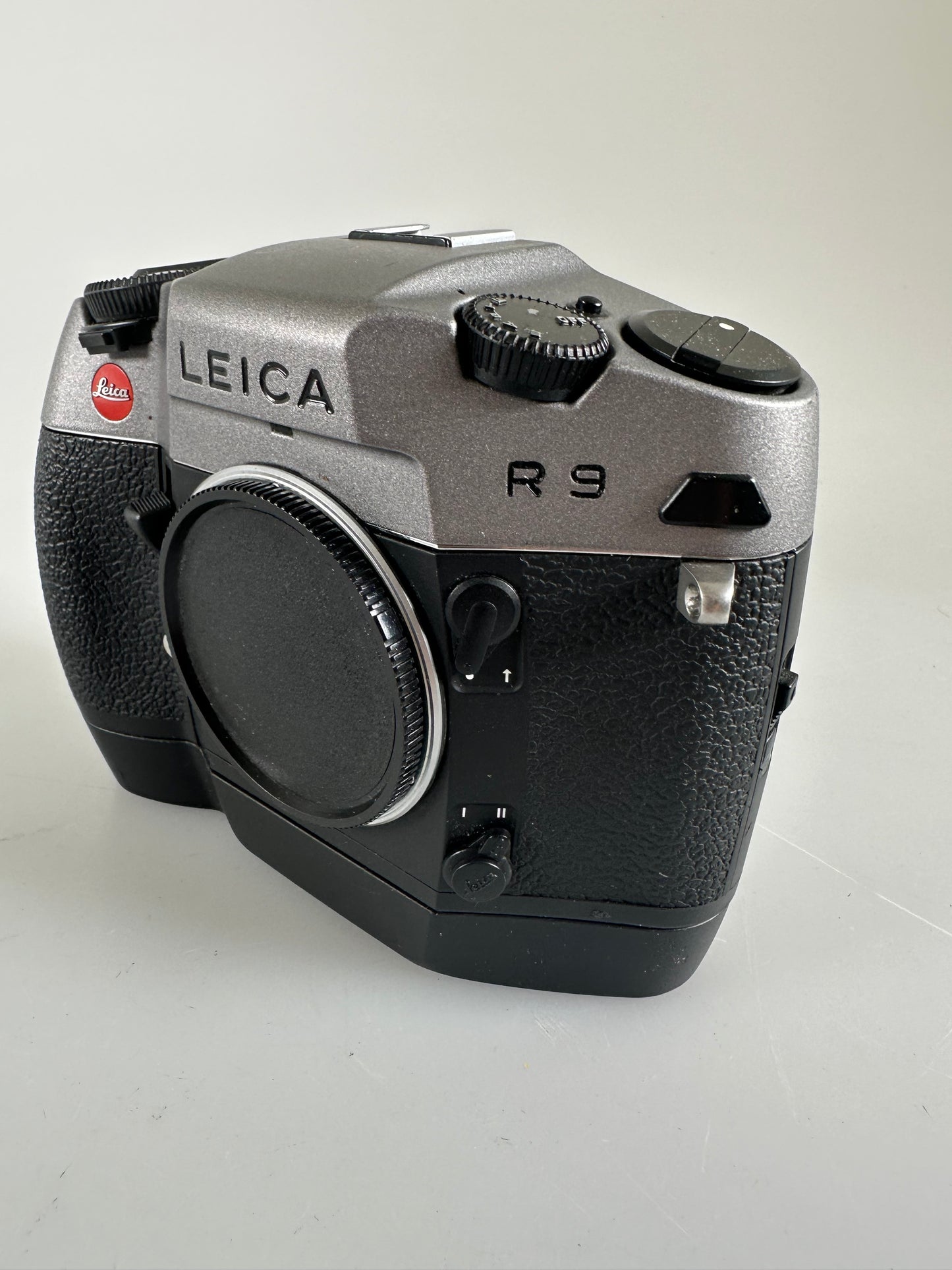 Leica R9 Film camera Body Anthracite - 10090 w/ motor winder R8