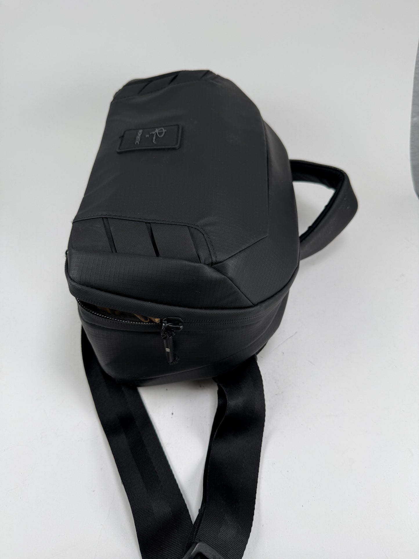 Nomatic Peter McKinnon Camera Sling 8L Bag Black DSLR Mirrorless
