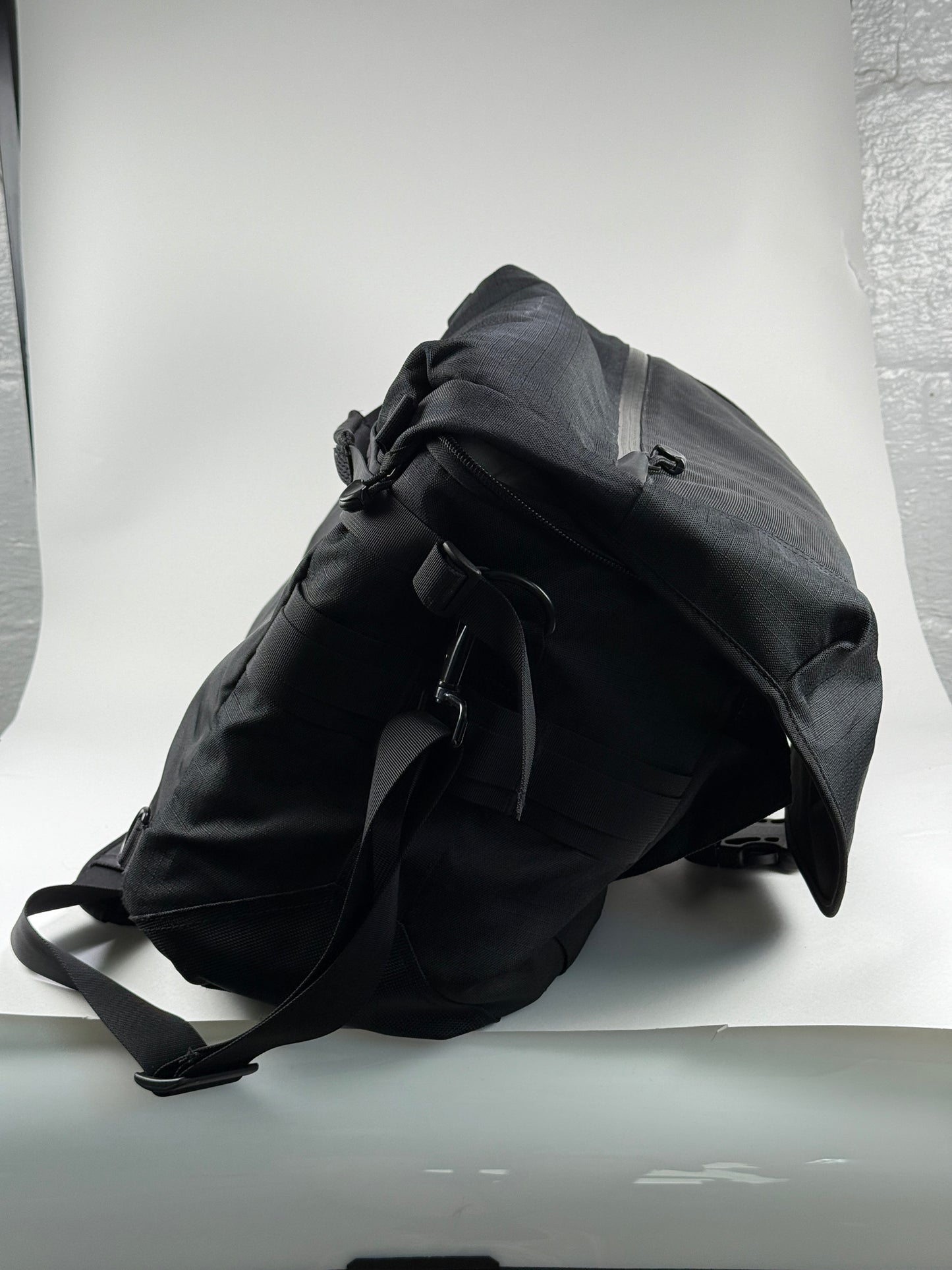 Lowepro Stealth Reporter D650 AW Camera Bag Black with Dividers
