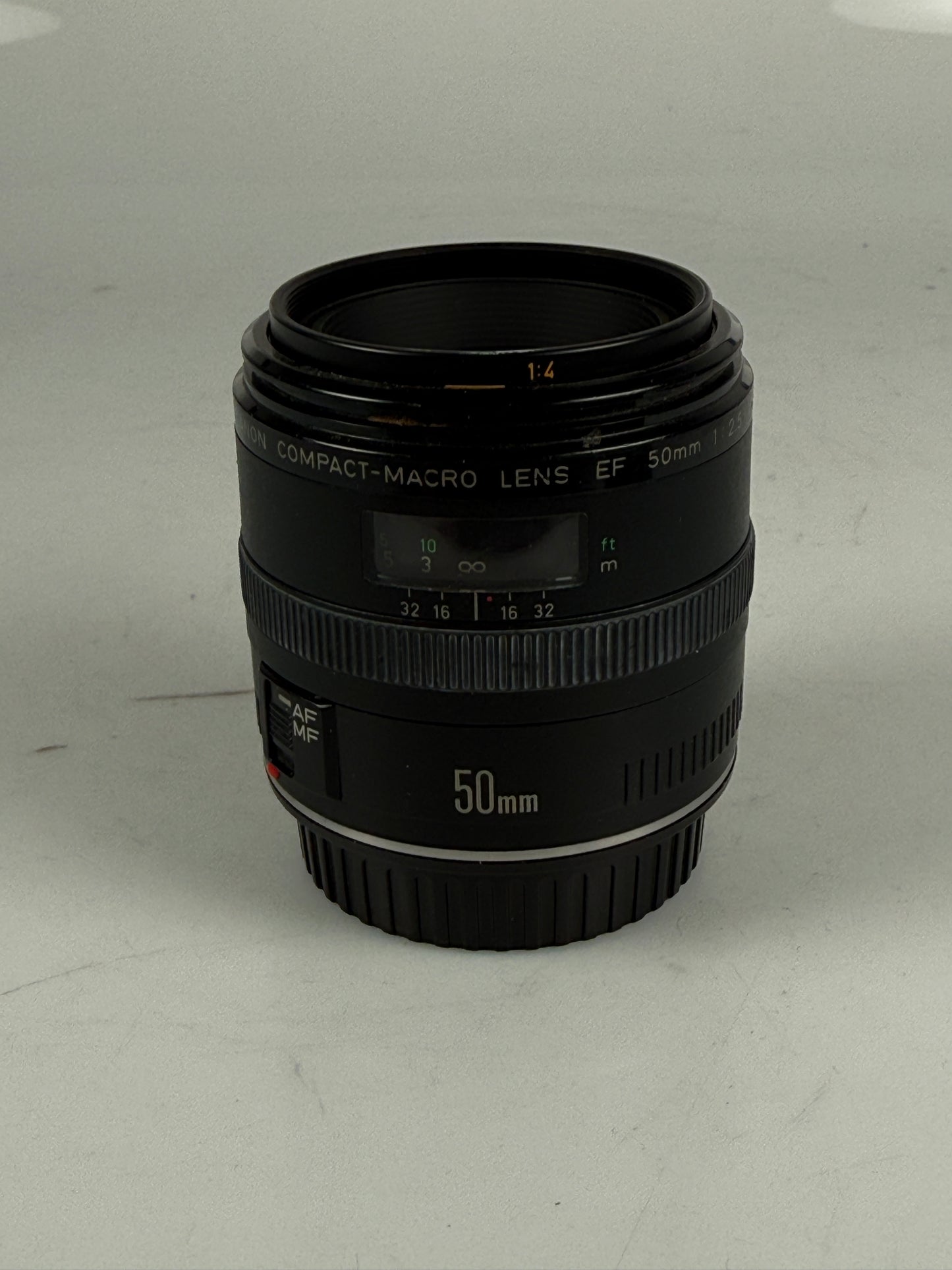 Canon EF 50mm f2.5 Compact MACRO AF Lens