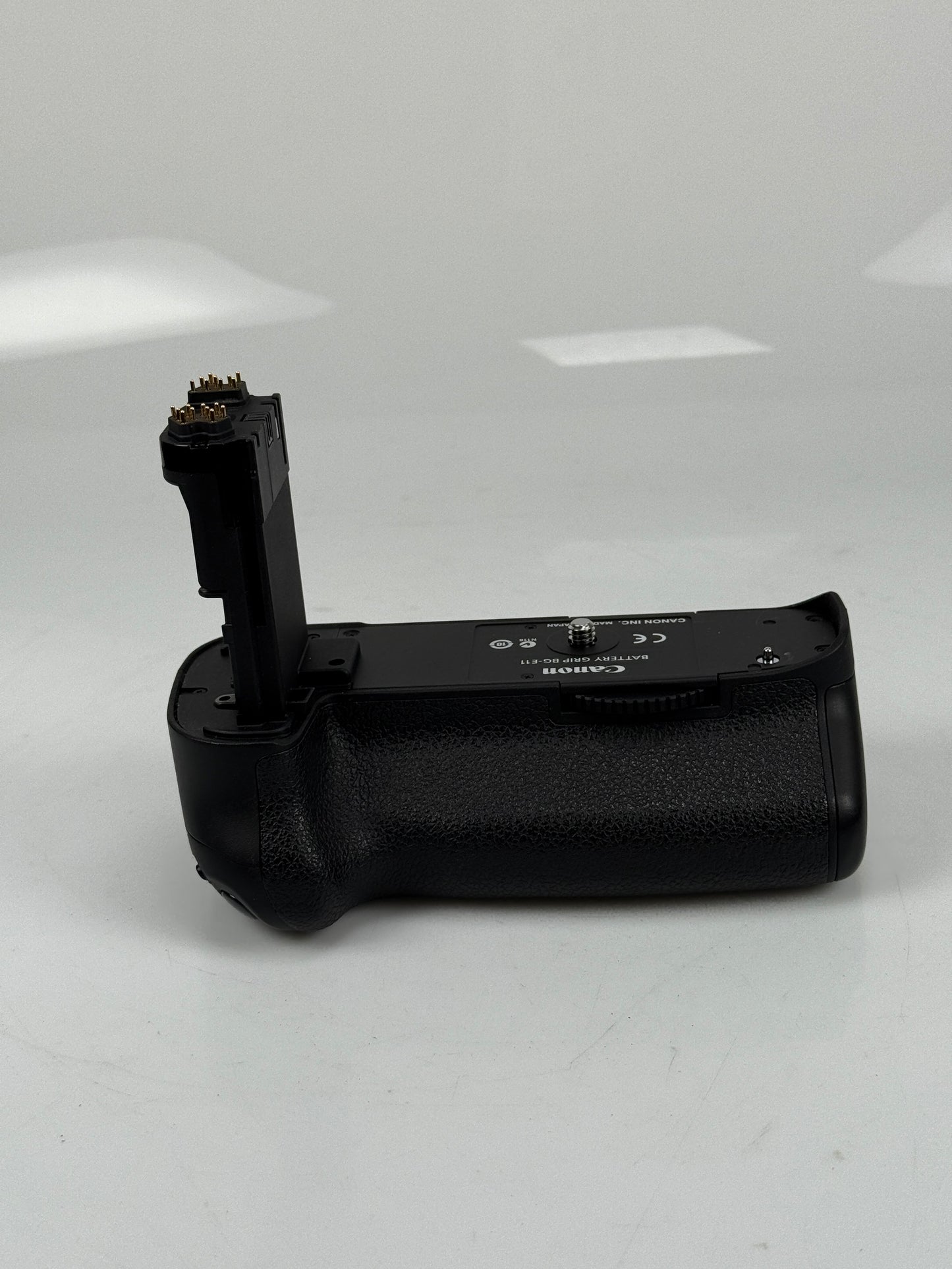 Canon BG-E11 Battery Grip for 5D Mark III, 5DS 5DSR