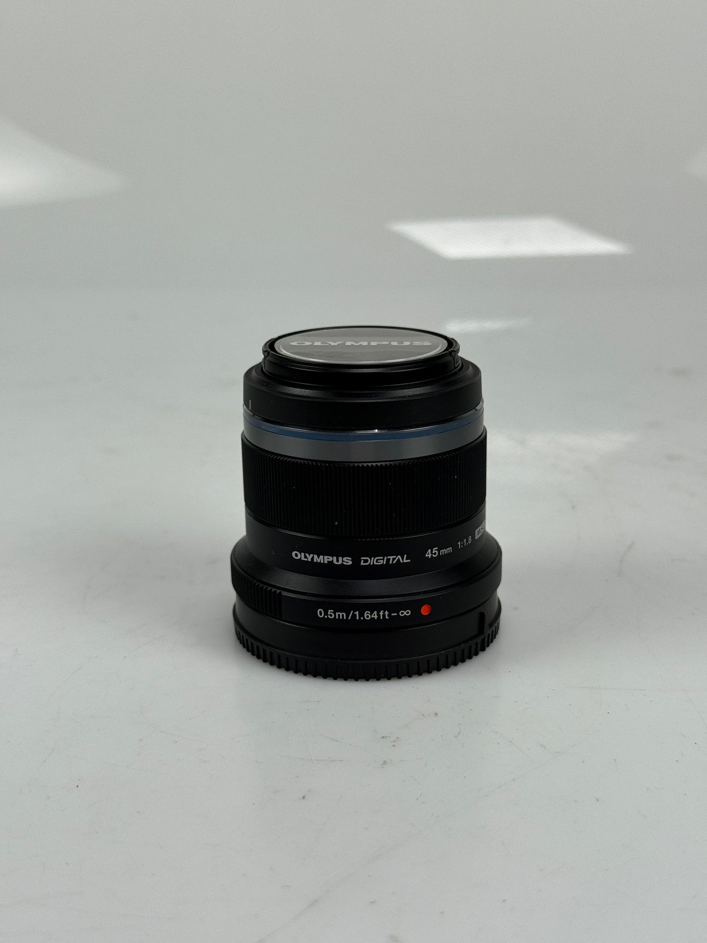 Olympus M.Zuiko Digital 45mm F1.8 Lens for Micro Four Thirds black
