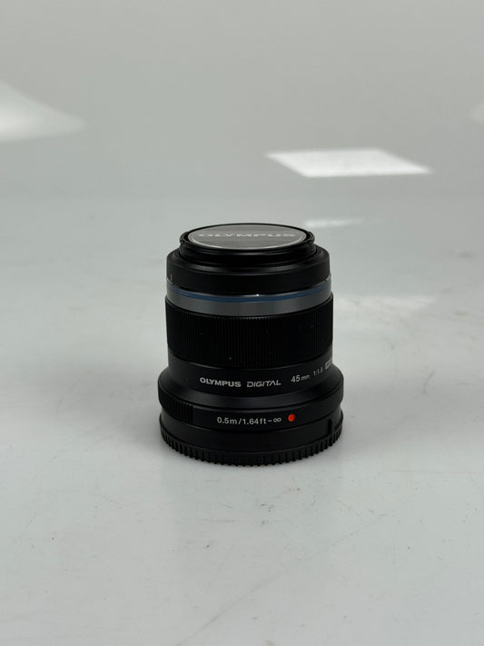 Olympus M.Zuiko Digital 45mm F1.8 Lens for Micro Four Thirds black