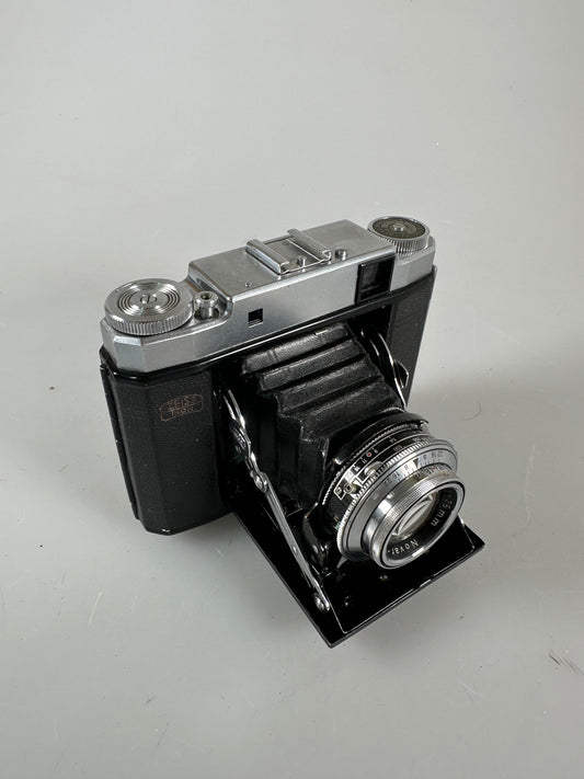 Zeiss Ikonta Super Ikonta 531/16 with 75mm f3.5 Novar Anastigmat lens camera rangefinder