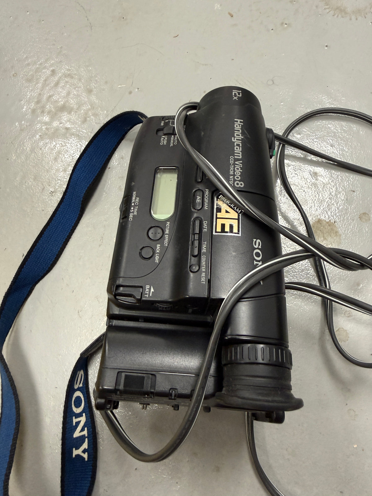 Sony Handycam CCD-TR36 Video8 8mm Camcorder