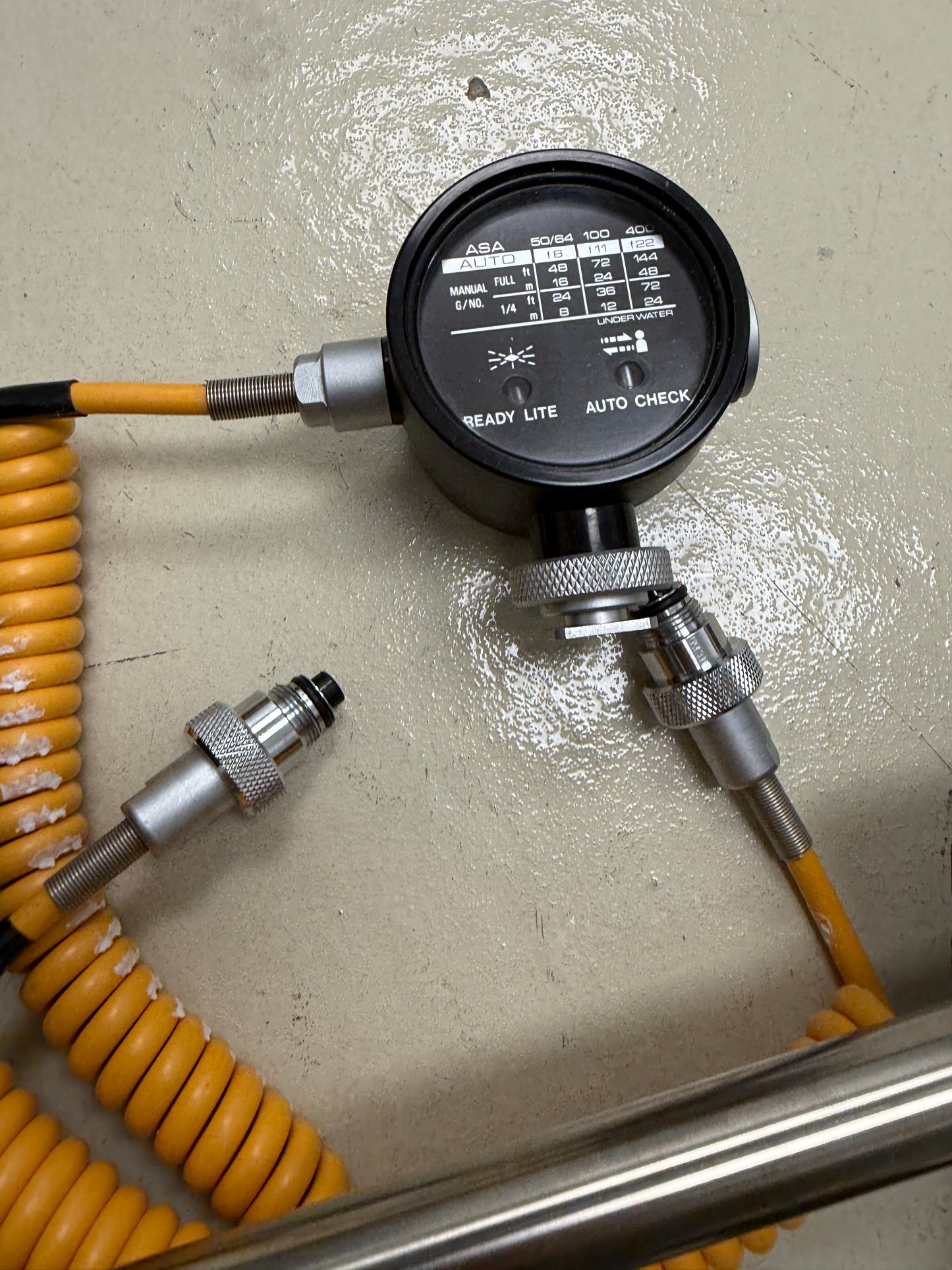 Popular Aqua F-1 underwater camera light