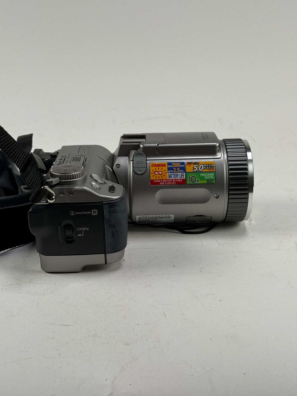 Sony Cyber-shot DSC-F707 Digital Camera 5.0MP Silver 5X Zoom