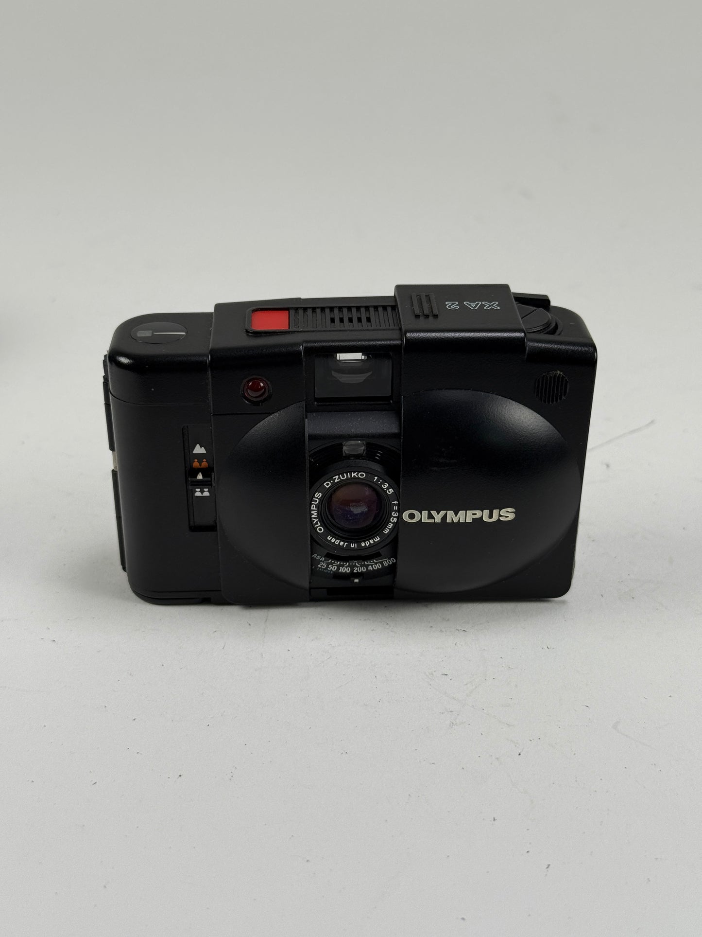 Olympus XA2 35mm Rangefinder Camera 35mm f3.5