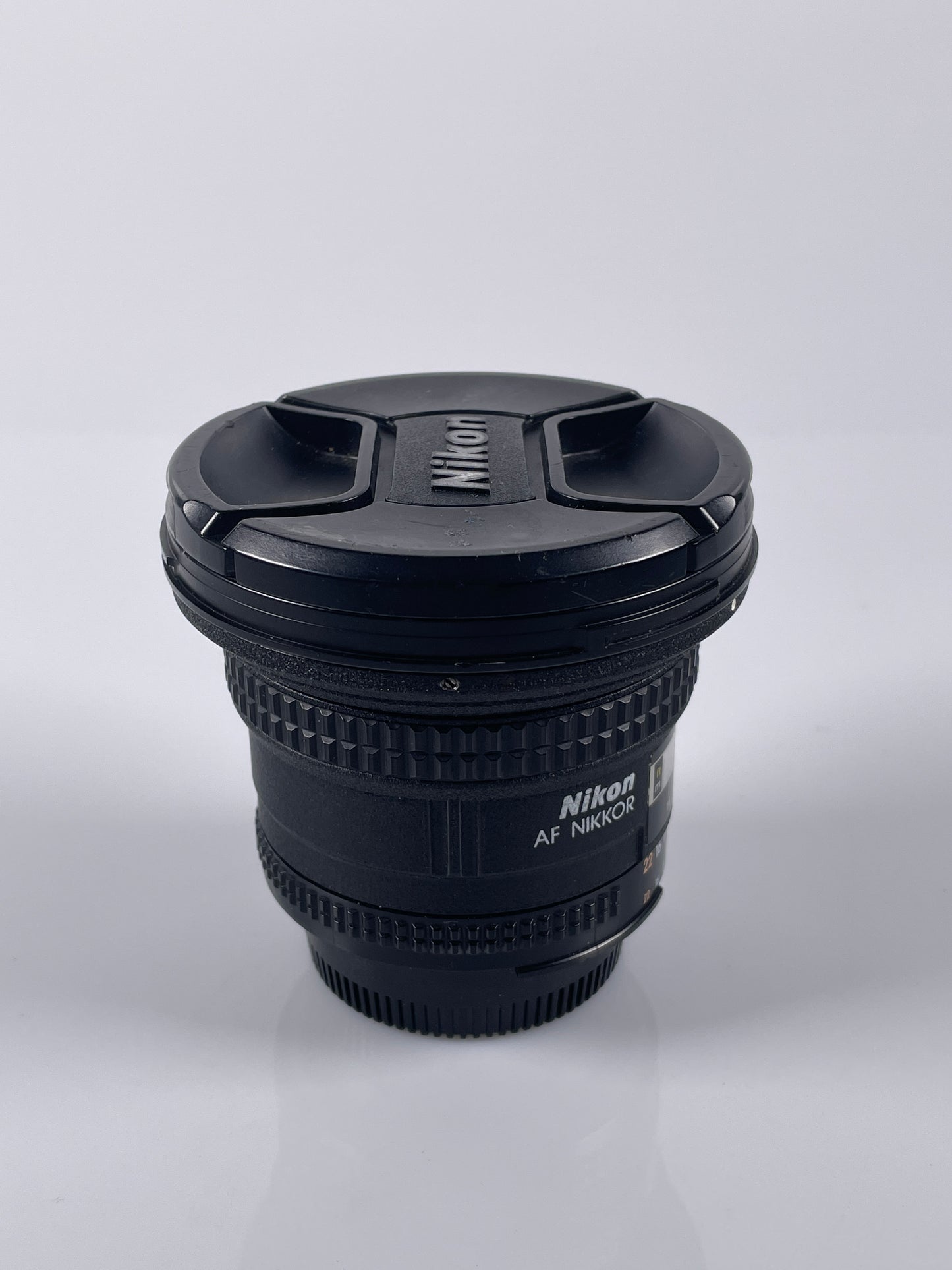 Nikon AF Nikkor 18mm f/2.8 D Ultra Wide Angle Lens