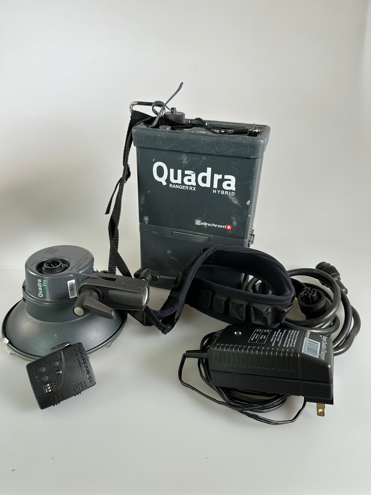 Elinchrom Quadra Pro Portable Lighting Kit with Ranger Quadra Battery w/ EL-Skyport speed