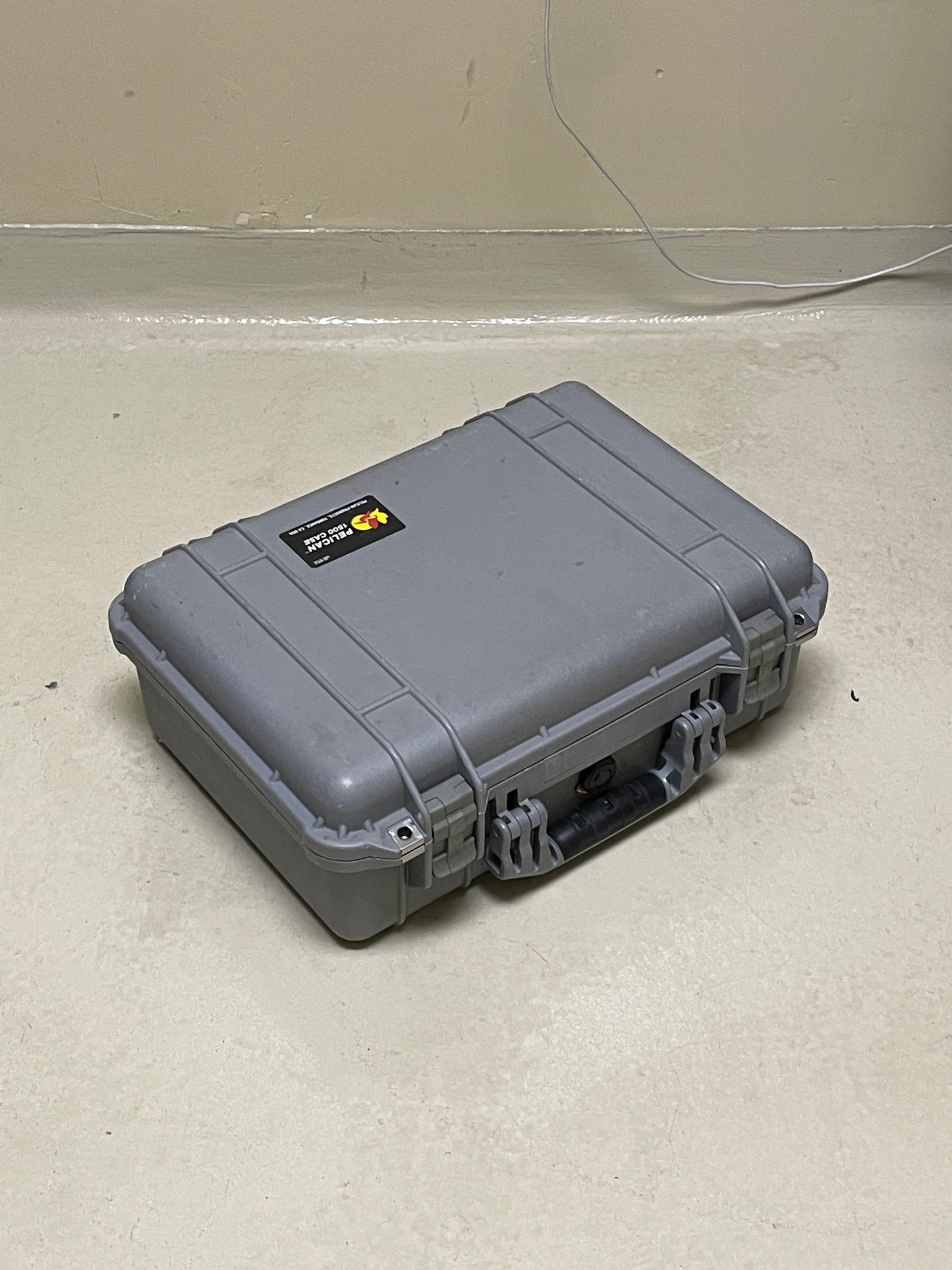 Pelican 1500 Hard Case (gray)
