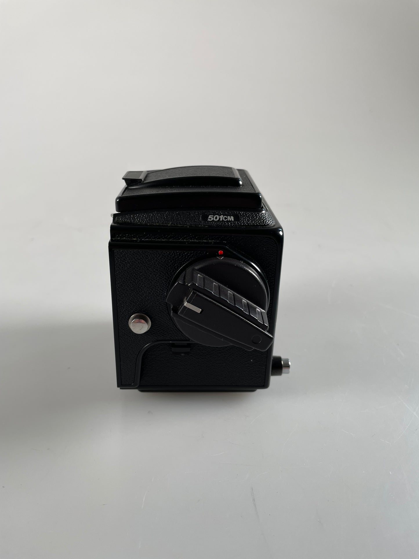 Hasselblad 501CM Medium Format Film Camera Body Black, wlf waist level, acute focusing screen