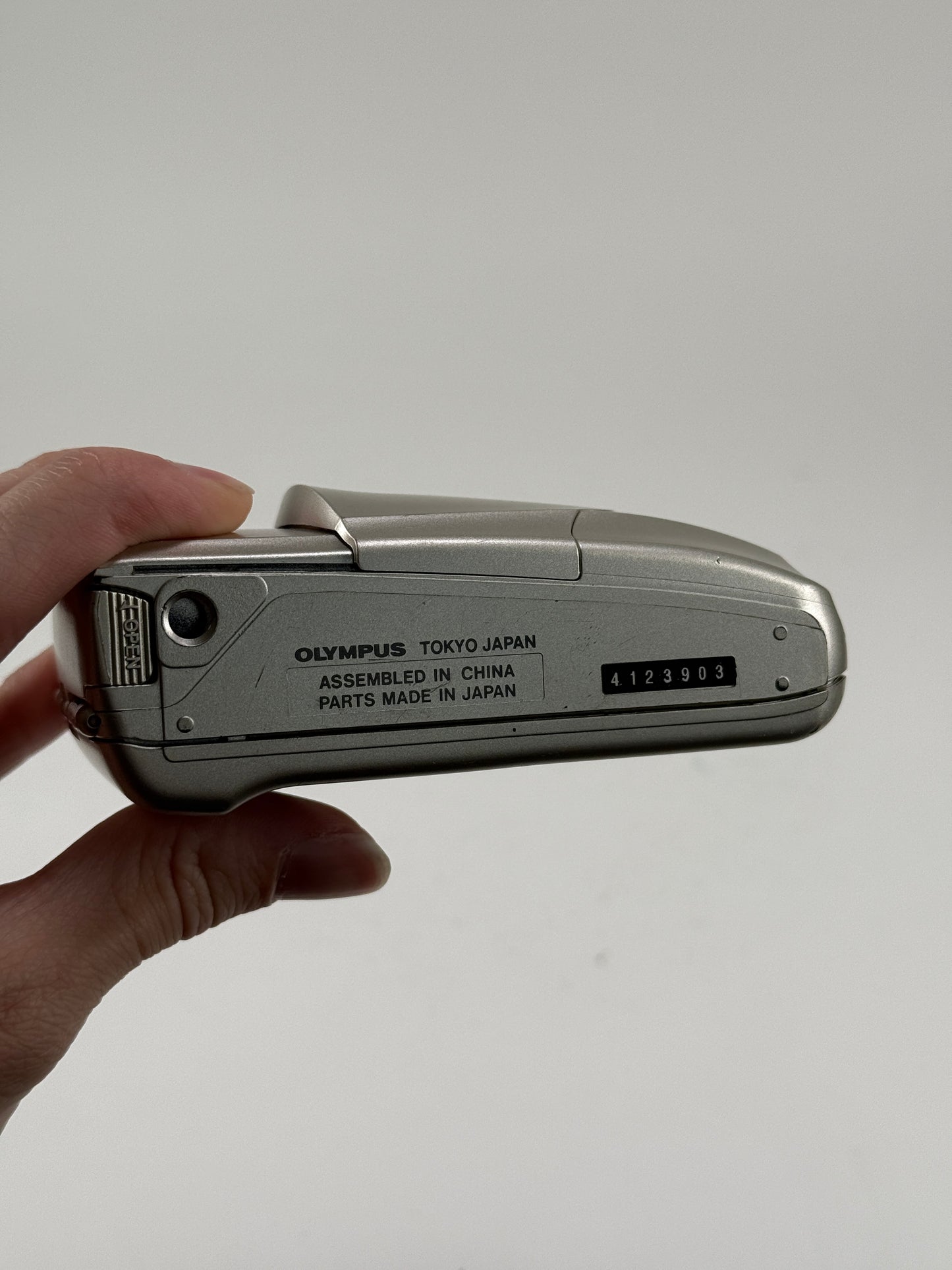 Olympus Stylus Epic 35mm point and shoot p&s film camera 35mm f2.8 chrome/silver