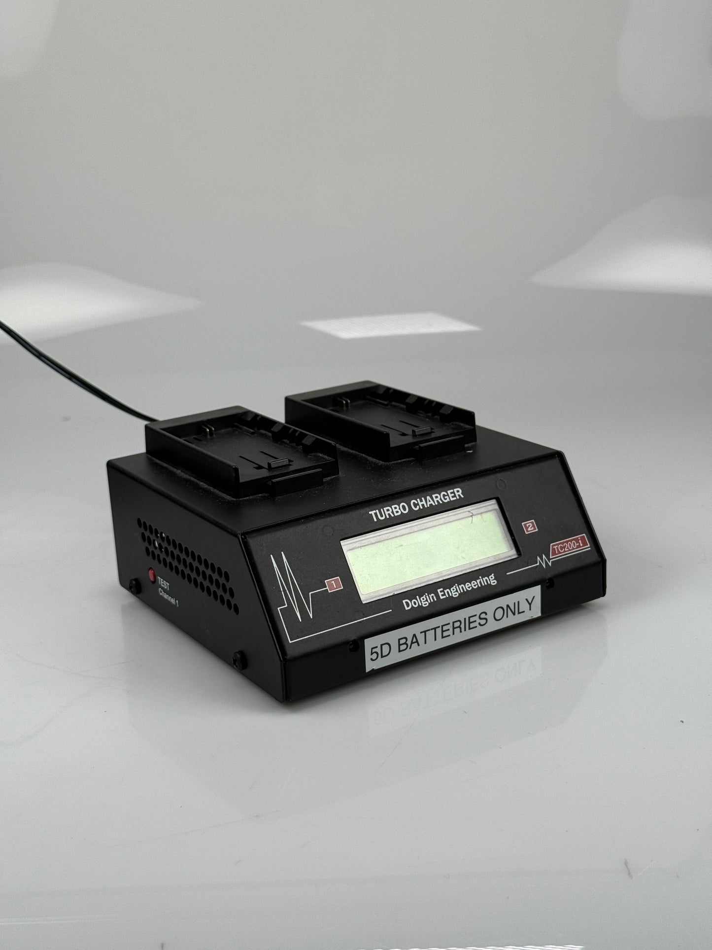 Dolgin Engineering TC200-i Fast Charger for Canon LP-E6 5D Batteries