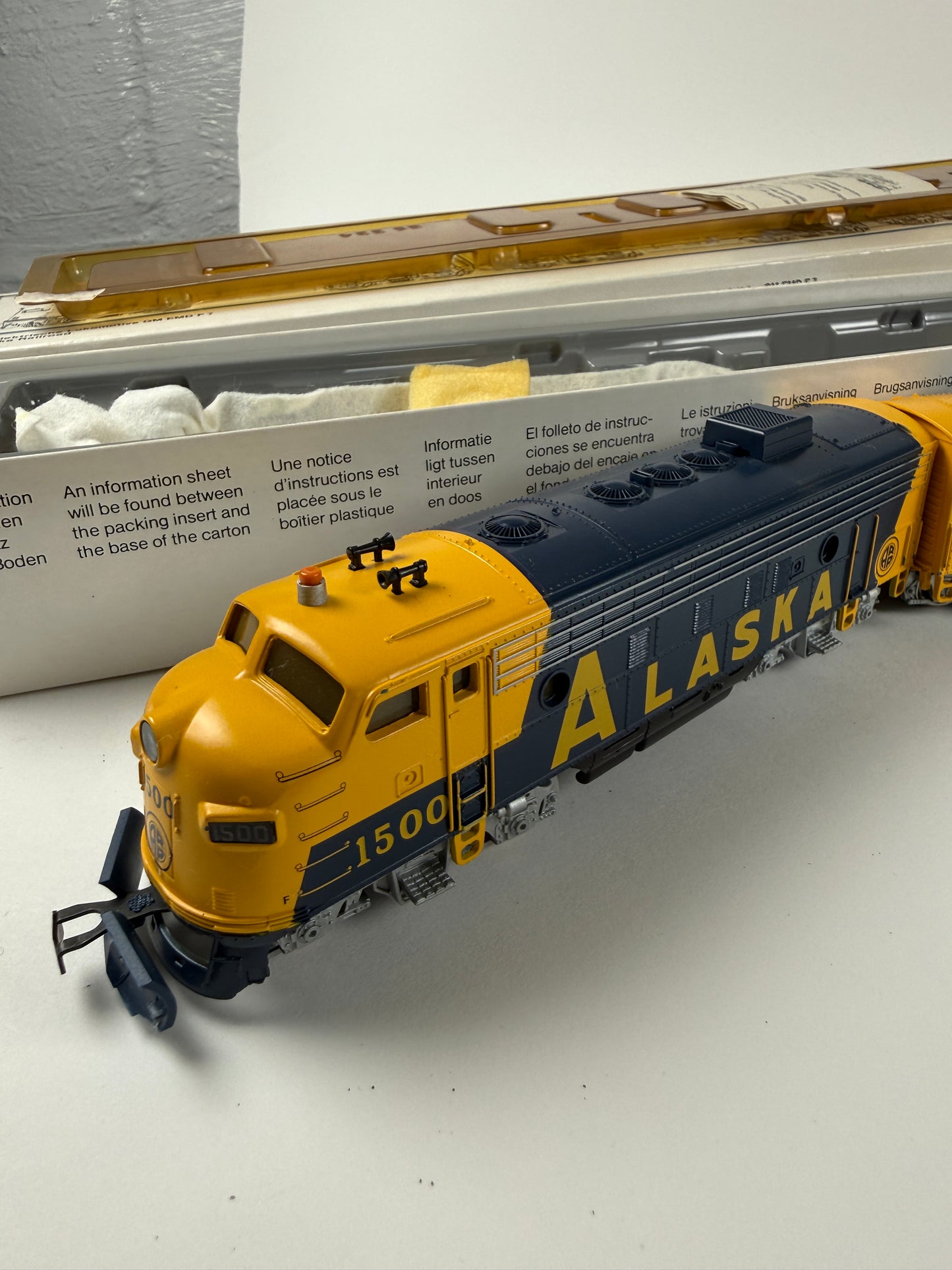 Marklin 3462 GM EMD F-7 A-B-A Alaska Railroad Diesel Locomotives - Digital HO