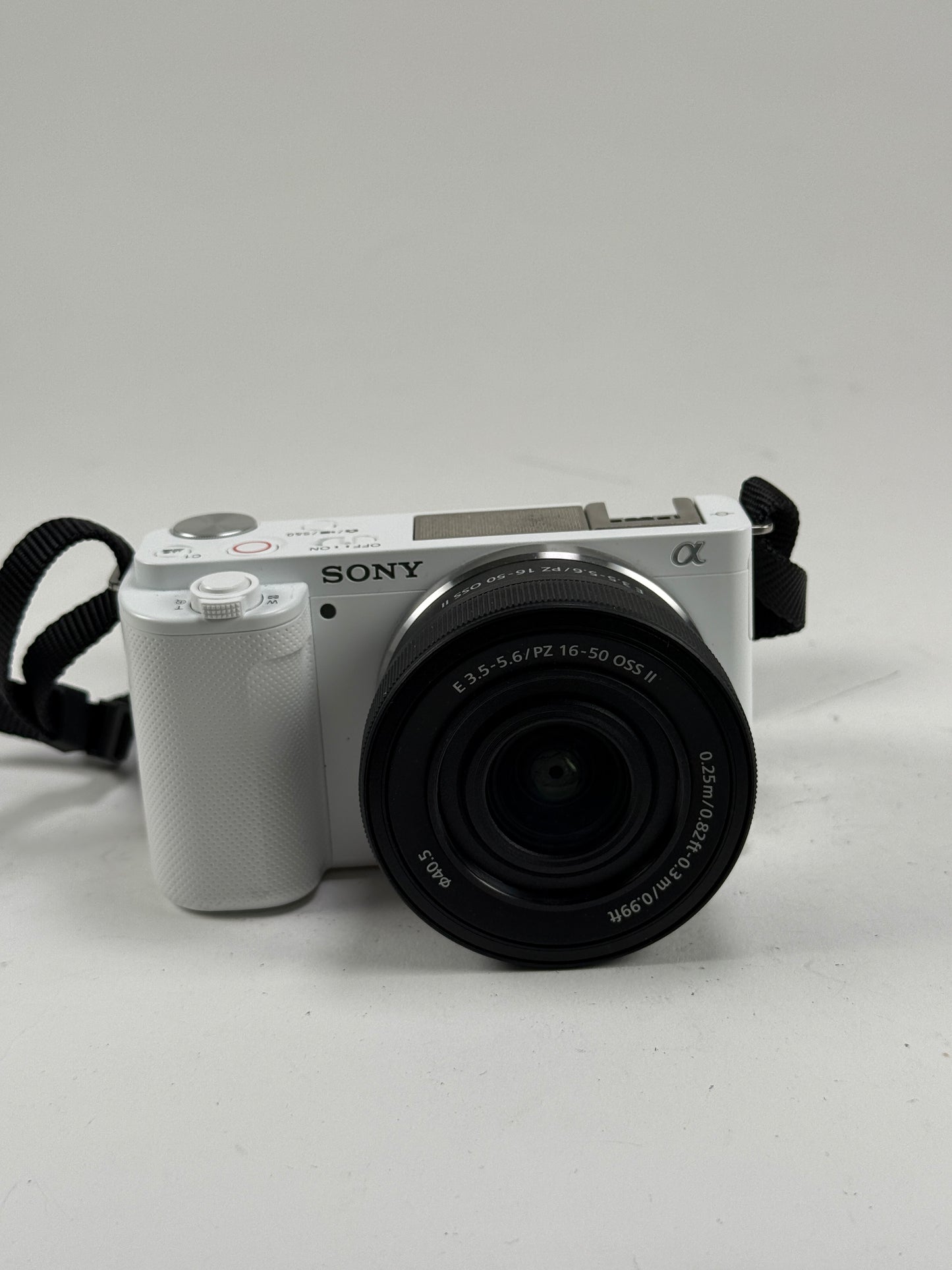 Sony ZV-E10 Mirrorless 24.2MP 4K Digital Camera white w/ 16-50mm II lens