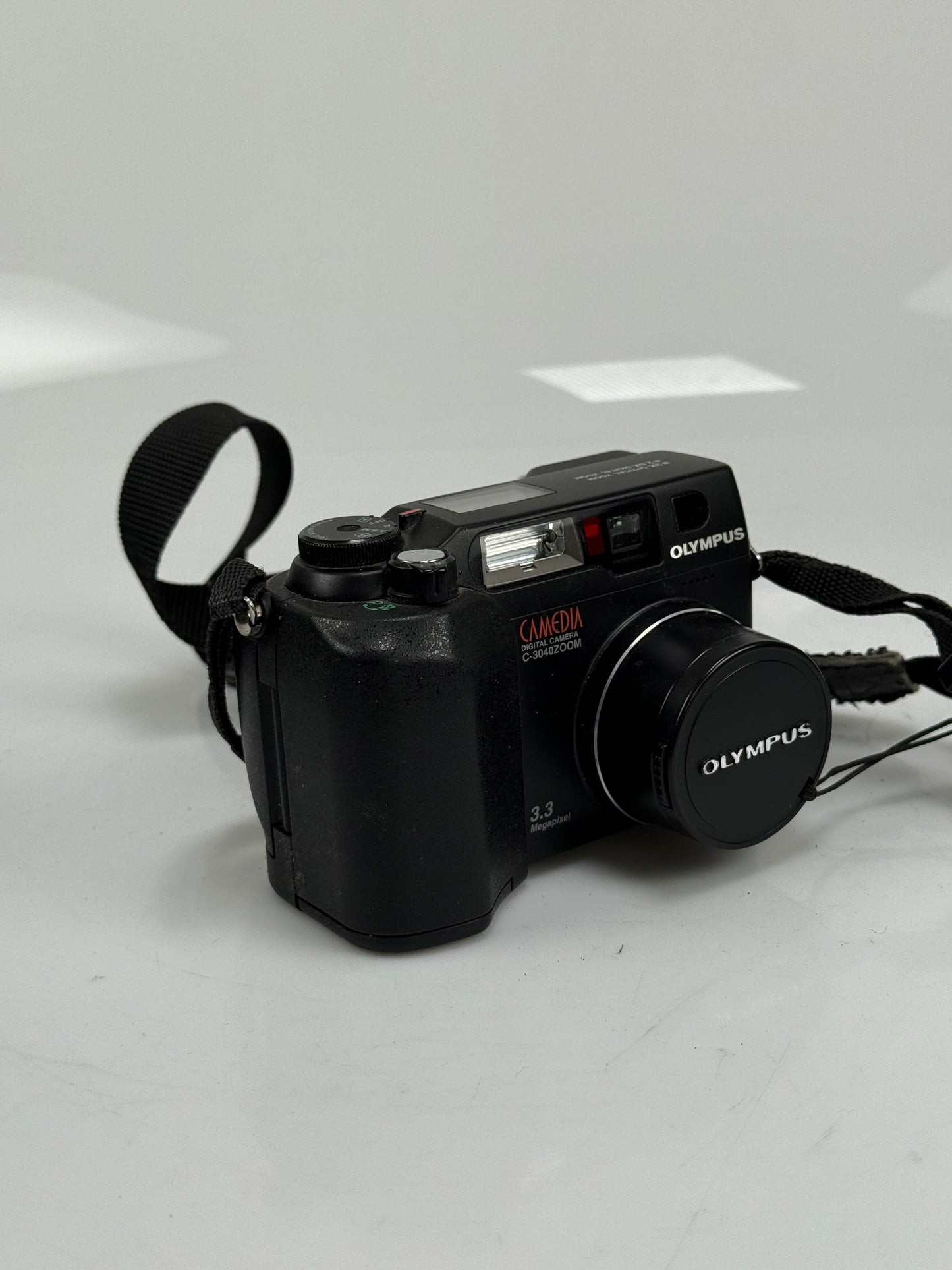 Olympus Digital Camera Camedia C-3040 3.3MP Black