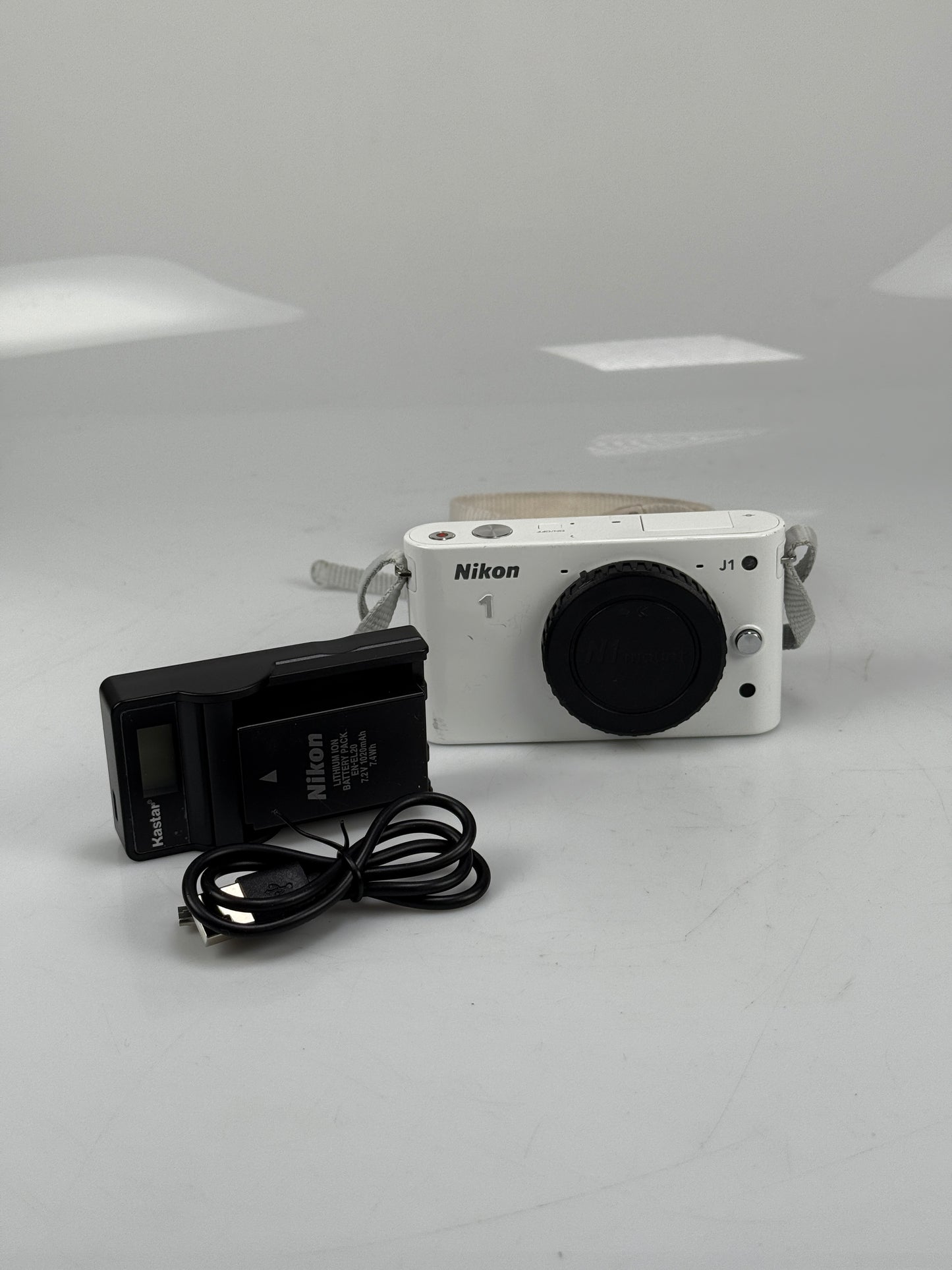 Nikon 1 J1 10.1MP Mirrorless SLR Camera Body White