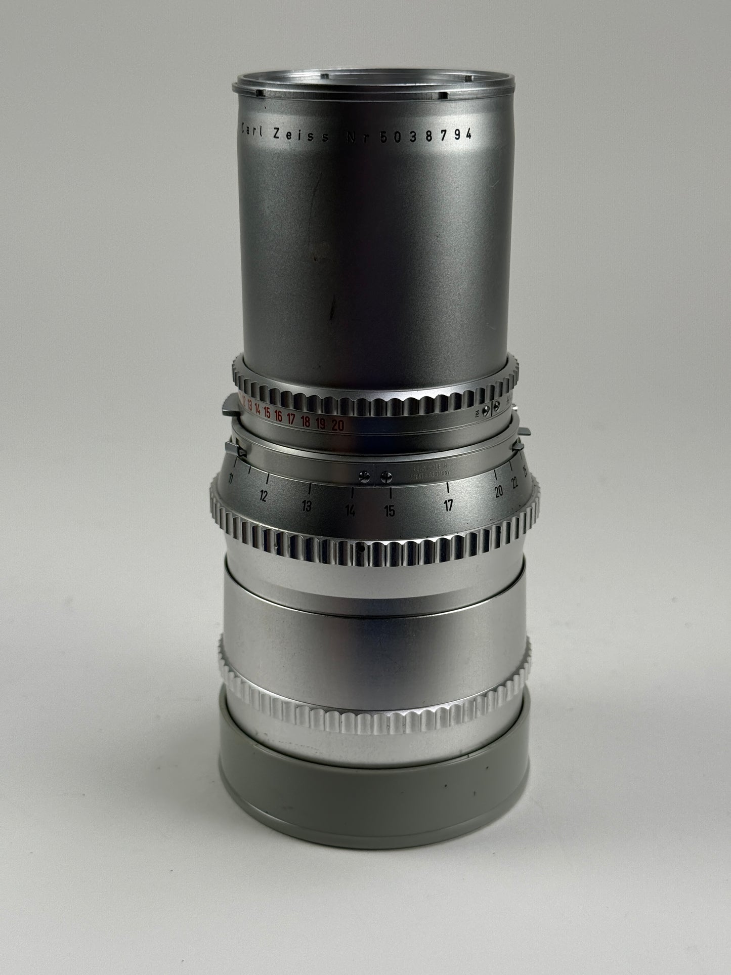Hasselblad 250mm f5.6 Sonnar C Silver lens