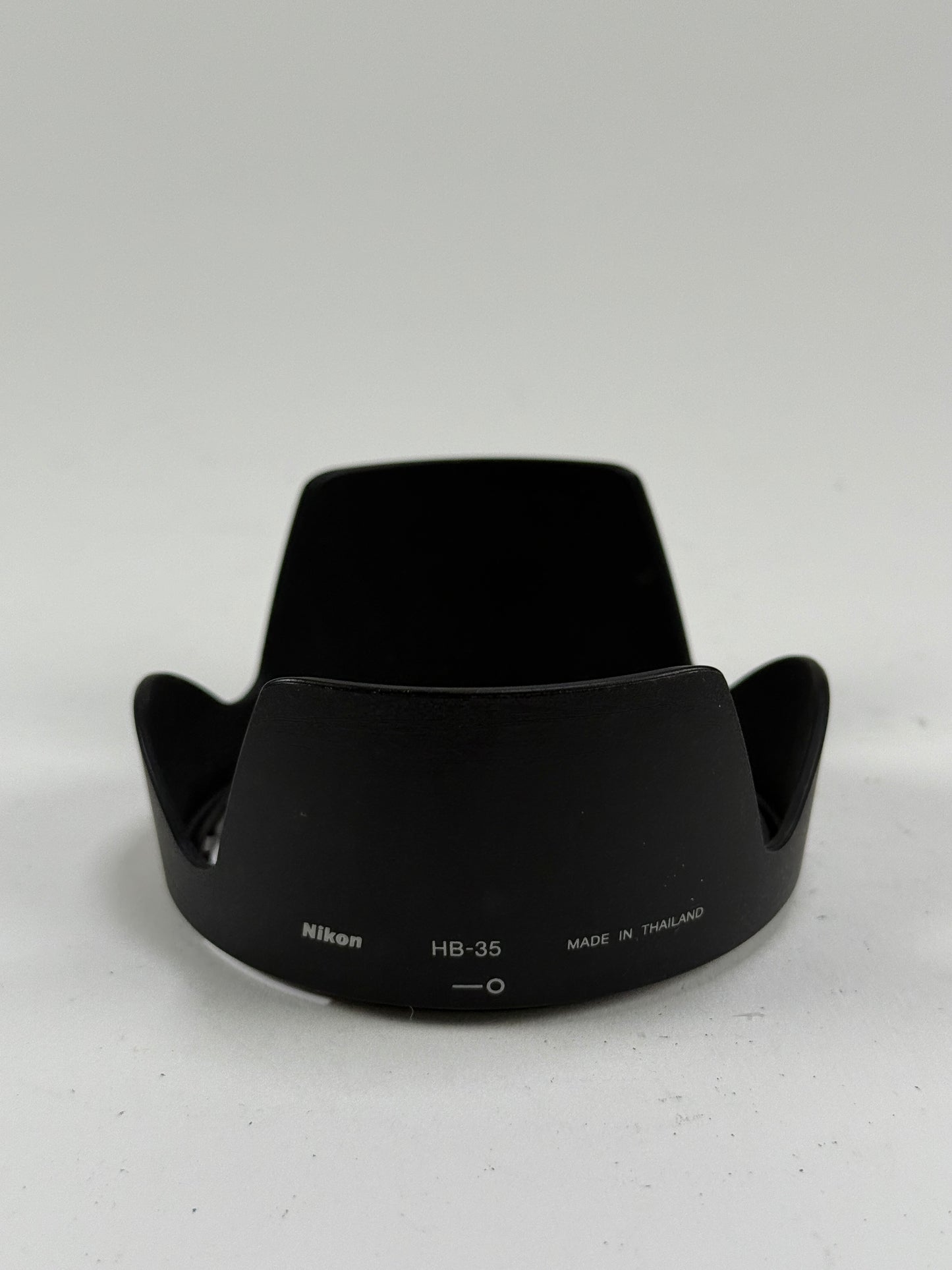 Nikon HB-35 HB 35 petal hood for AF-S DX VR 18-200mm f3.5-5.6G lenses