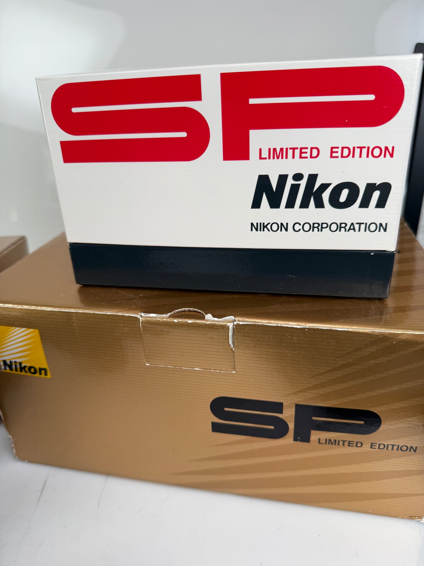 Nikon SP Limited Edition Black Body w/ 3.5cm 35mm f1.8 lens kit