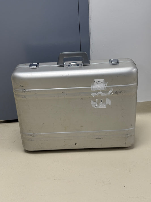 Zero Halliburton Aluminum camera Combo Lock Case 24x18x6
