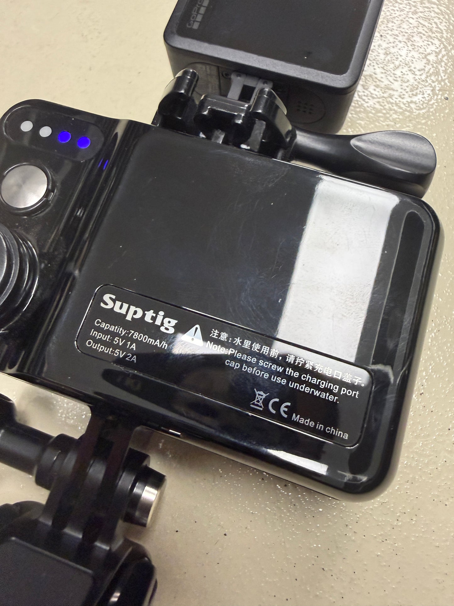 GoPro HERO 4K AMFR1 Compact Action Camera 12MP Video Rugged & Waterproof Black w/ suptig charger