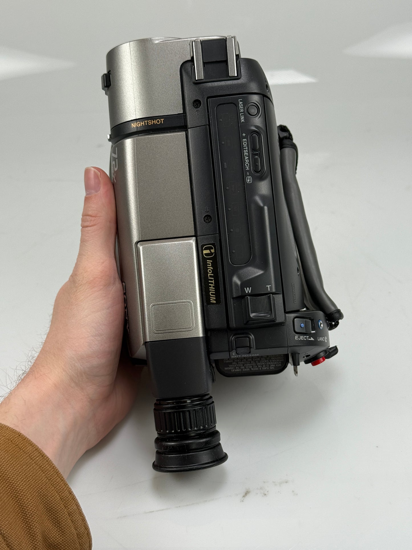 Sony CCD-TRV85 Hi8 Analog Camcorder - Record Transfer Watch Video8