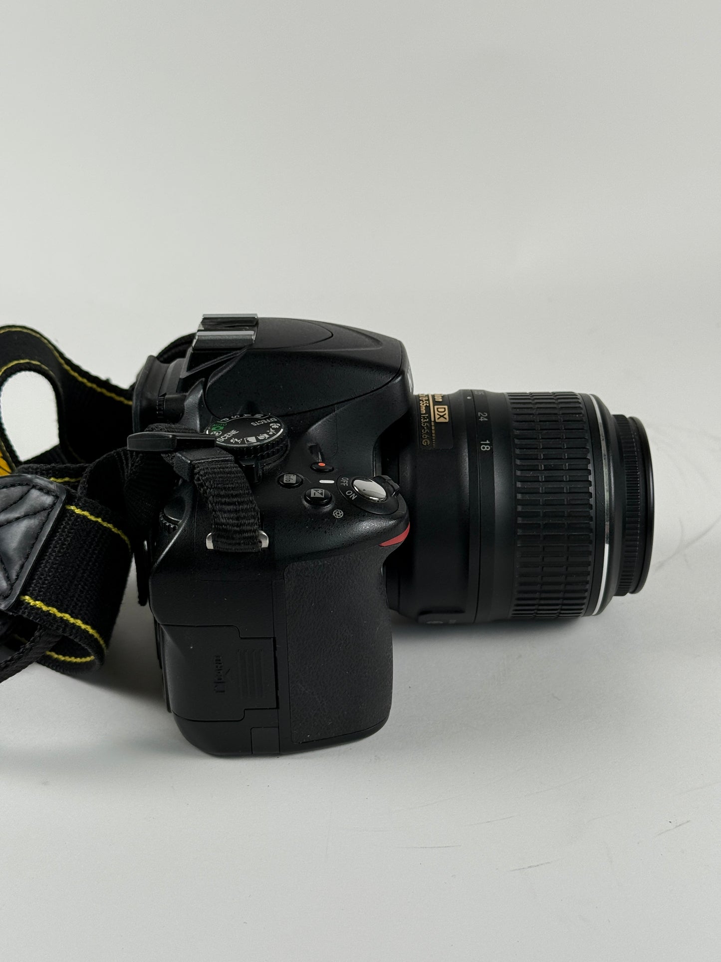 Nikon D5100 16.2MP DSLR Camera (Kit w/ AF VR DX 18-55mm Lens)