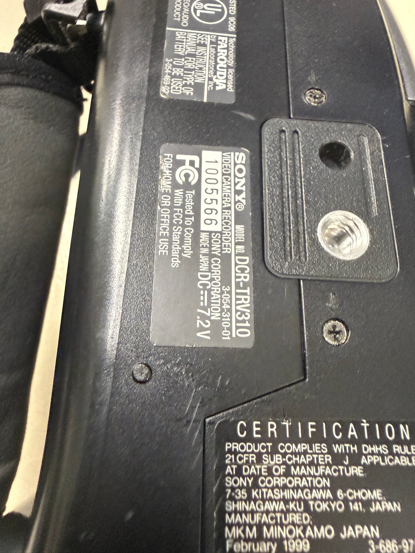 SONY DCR-TRV310 Digital8 Hi8 Video8 Handycam Camcorder
