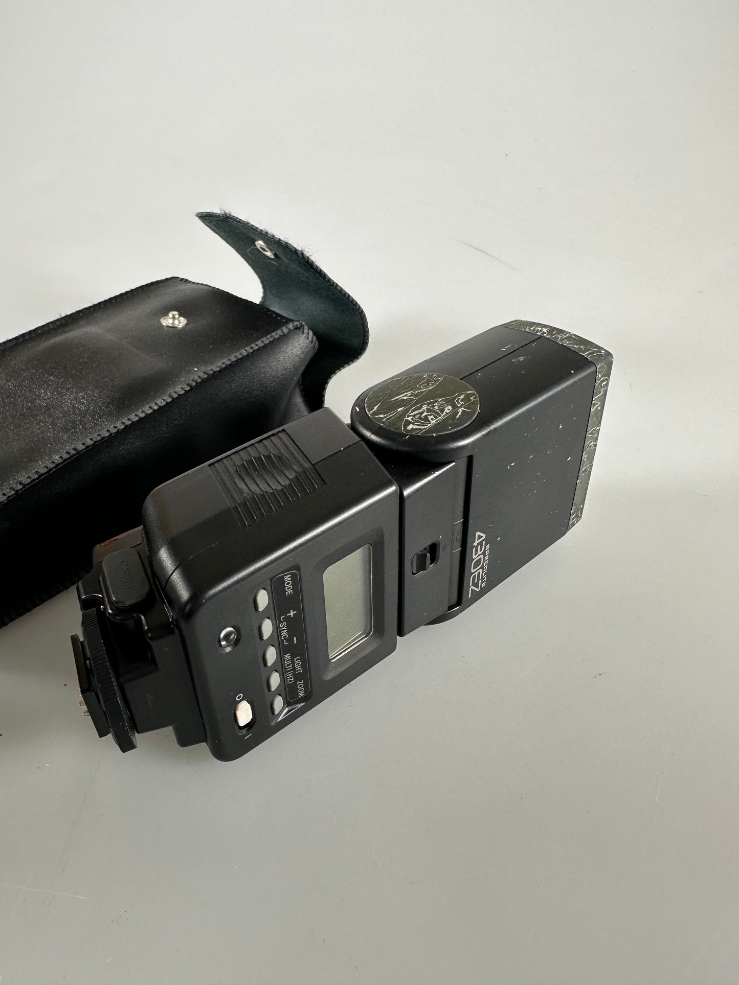 Canon 430EZ Speedlite Shoe Mount Flash with case