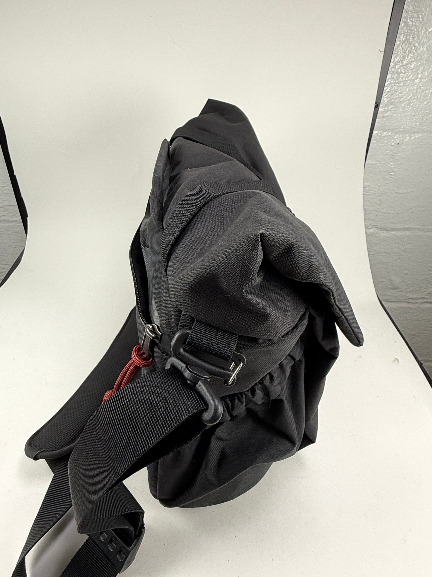 WOTANCRAFT Pilot 10L Upgraded Travel Camera Sling Bag Black