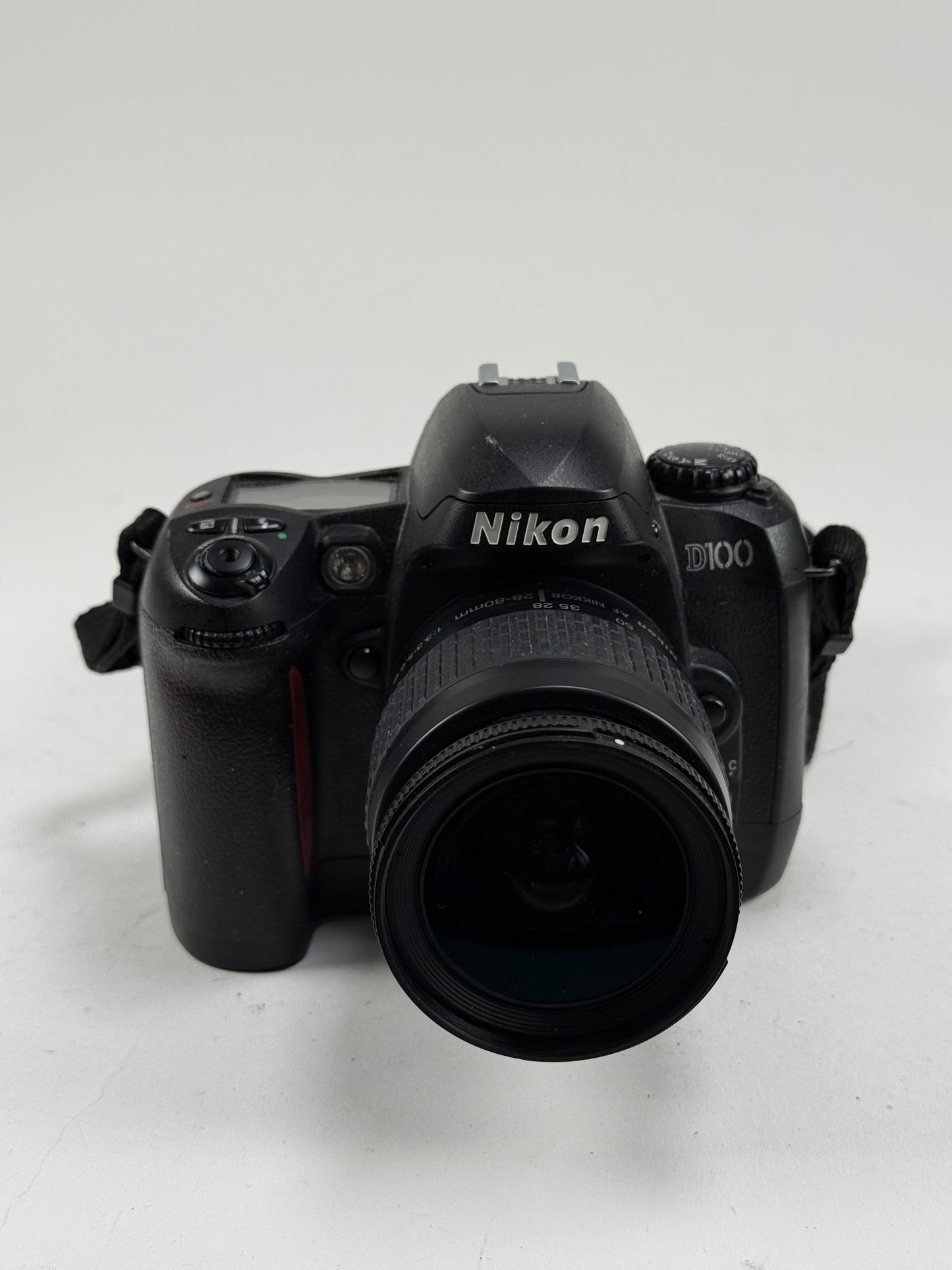 Nikon D100 DX Digital SLR Camera kit with 28-80mm lens