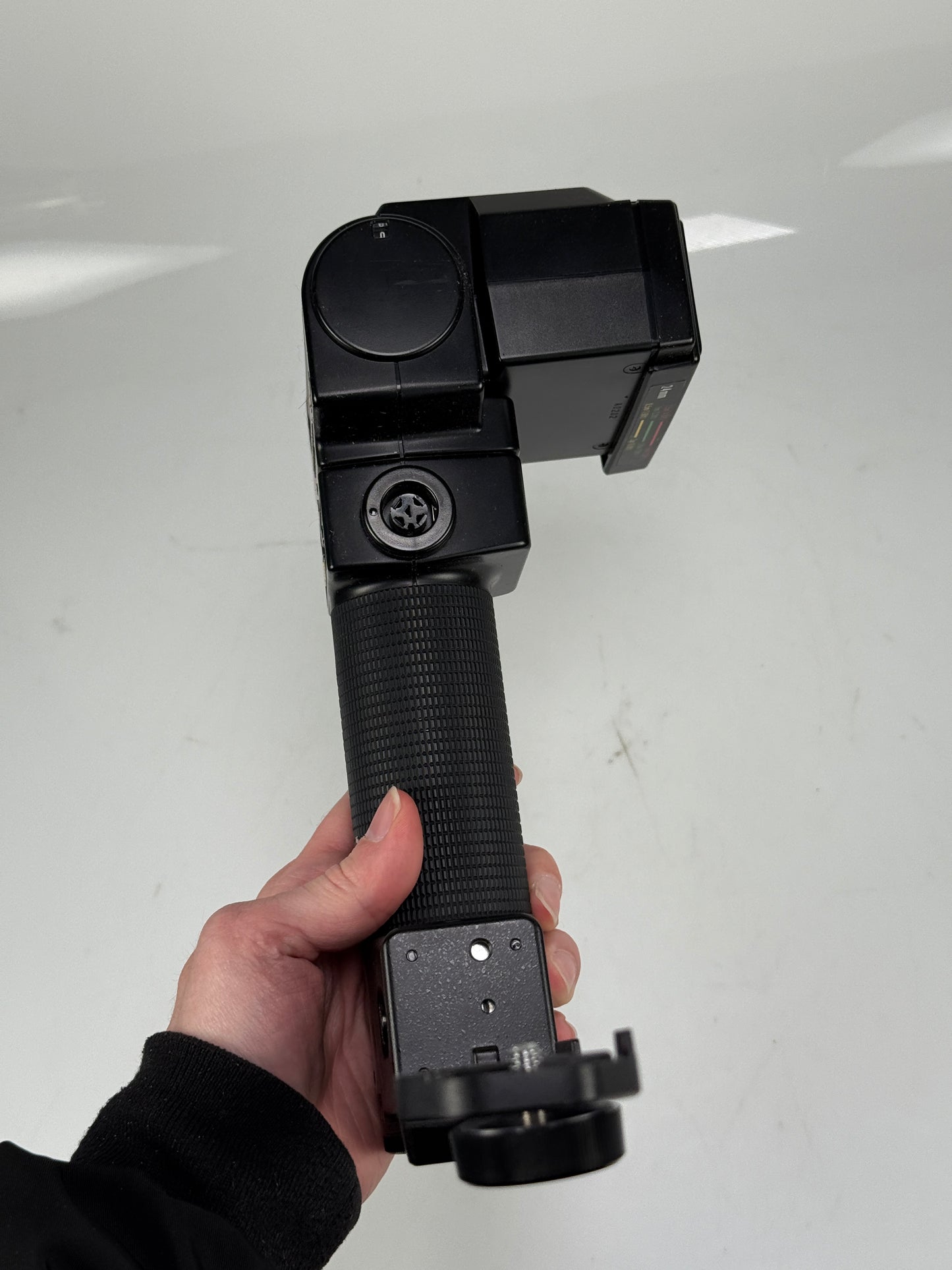 Canon 533G Speedlite camera flash with bracket