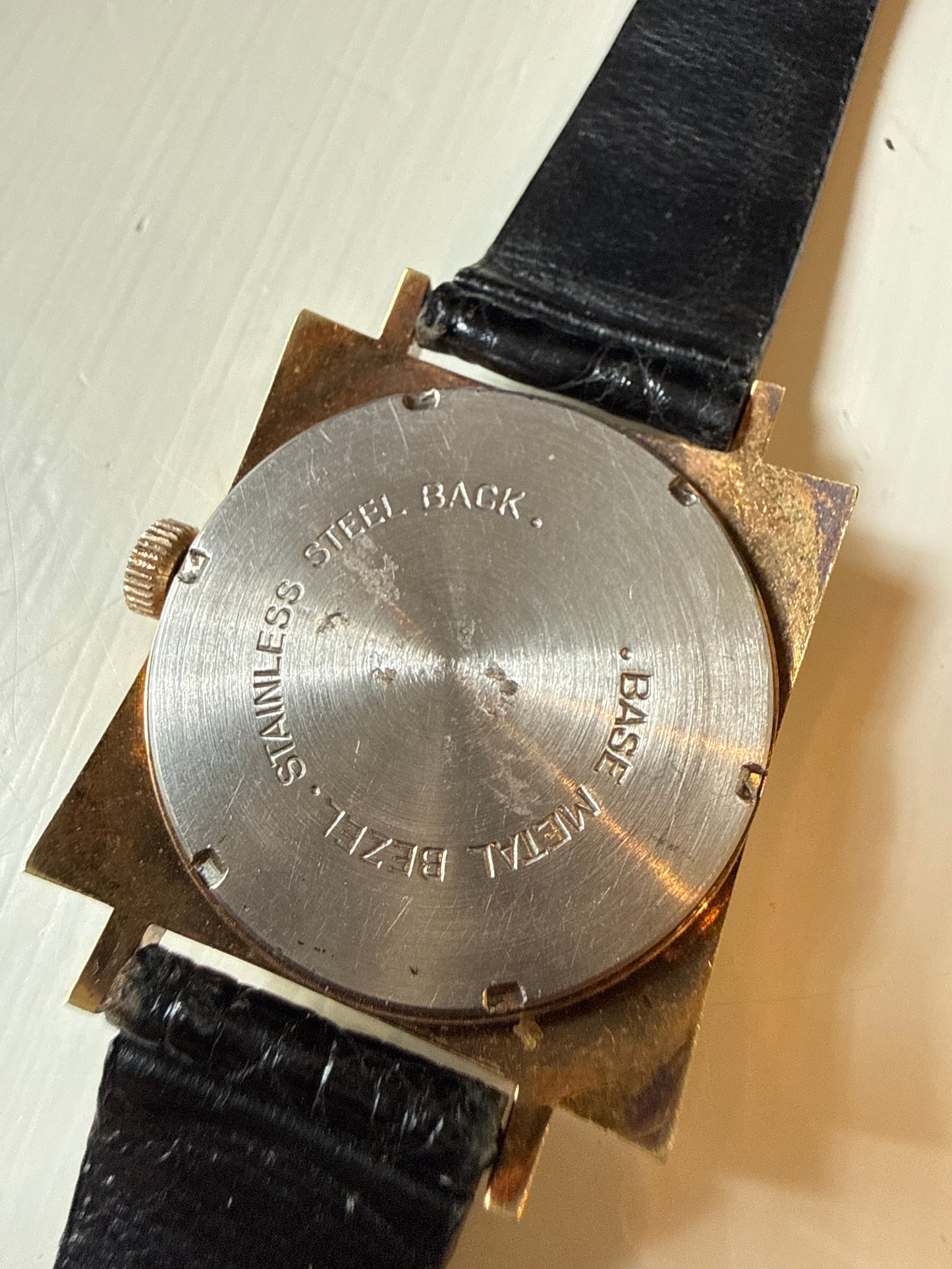 Vintage Helbros Invincible Date 17 Jewel Gold Sunburst Dial & Case Men’s Watch