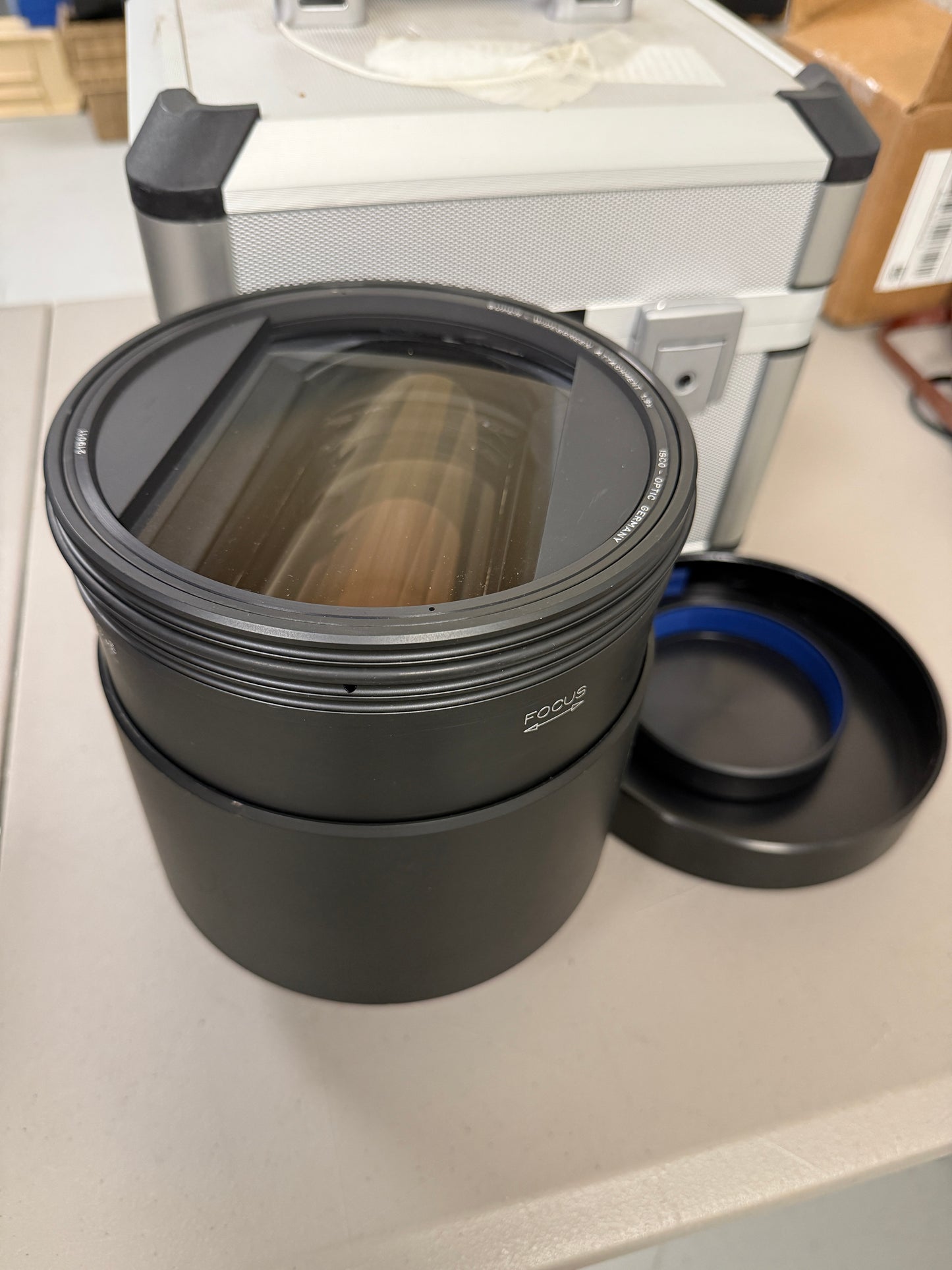 ISCO 1.9X Anamorphic Lens Super - Widescreen Attachment DLP Cinema