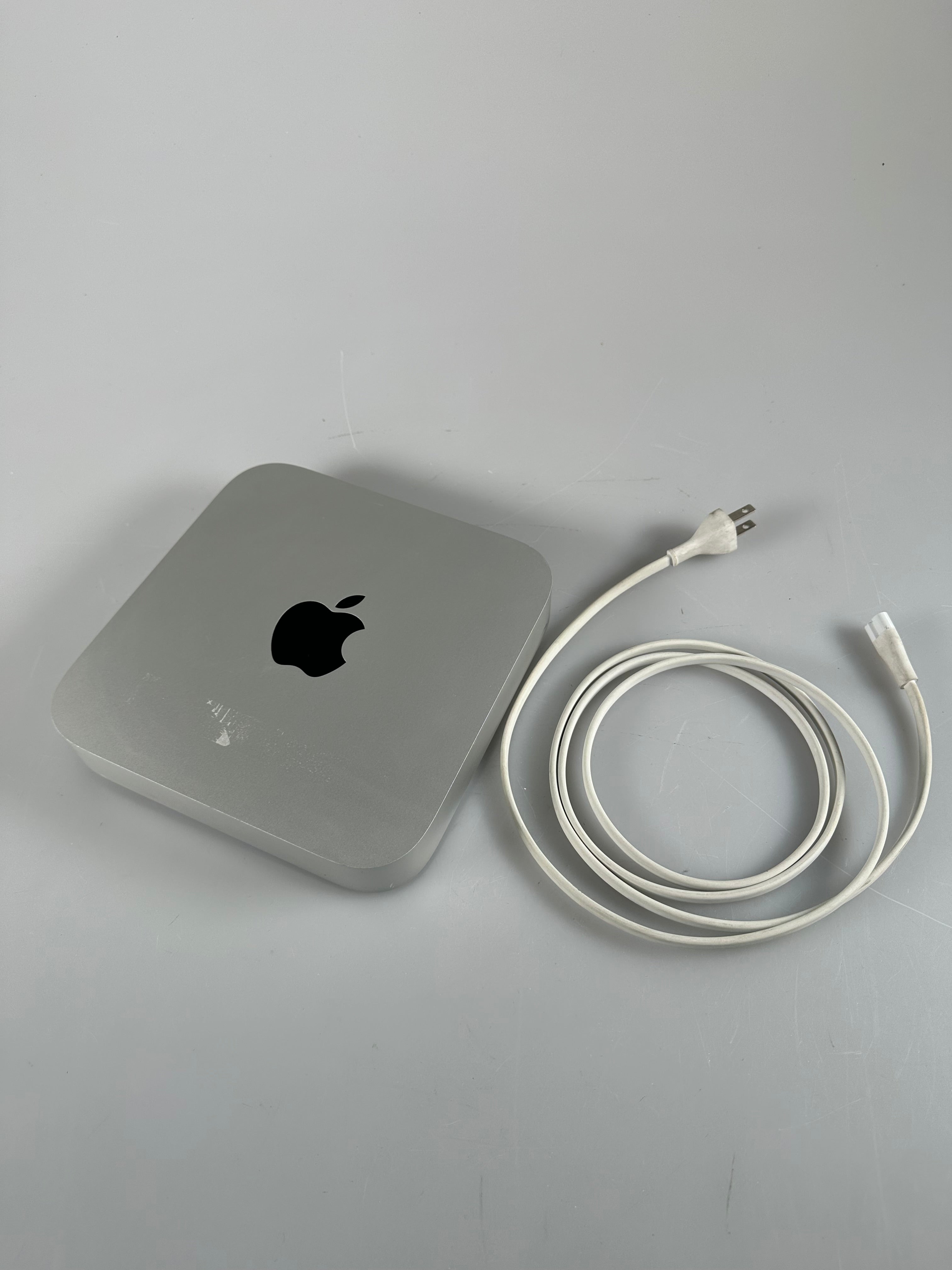 M1 Mac mini/8C CPU/16GB/1TB/1GbE