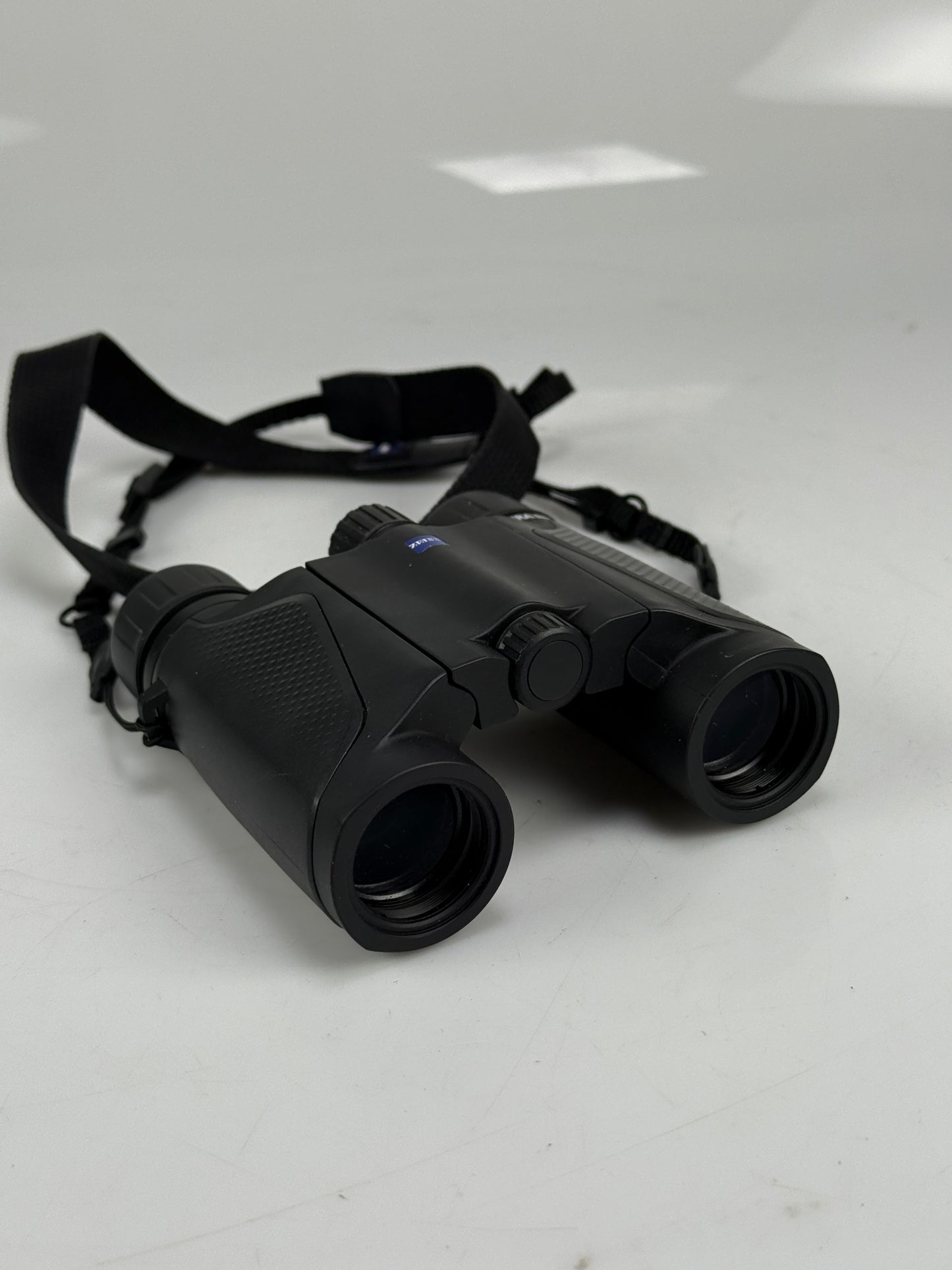 Zeiss Terra ED Pocket 8x25 Binocular - Black