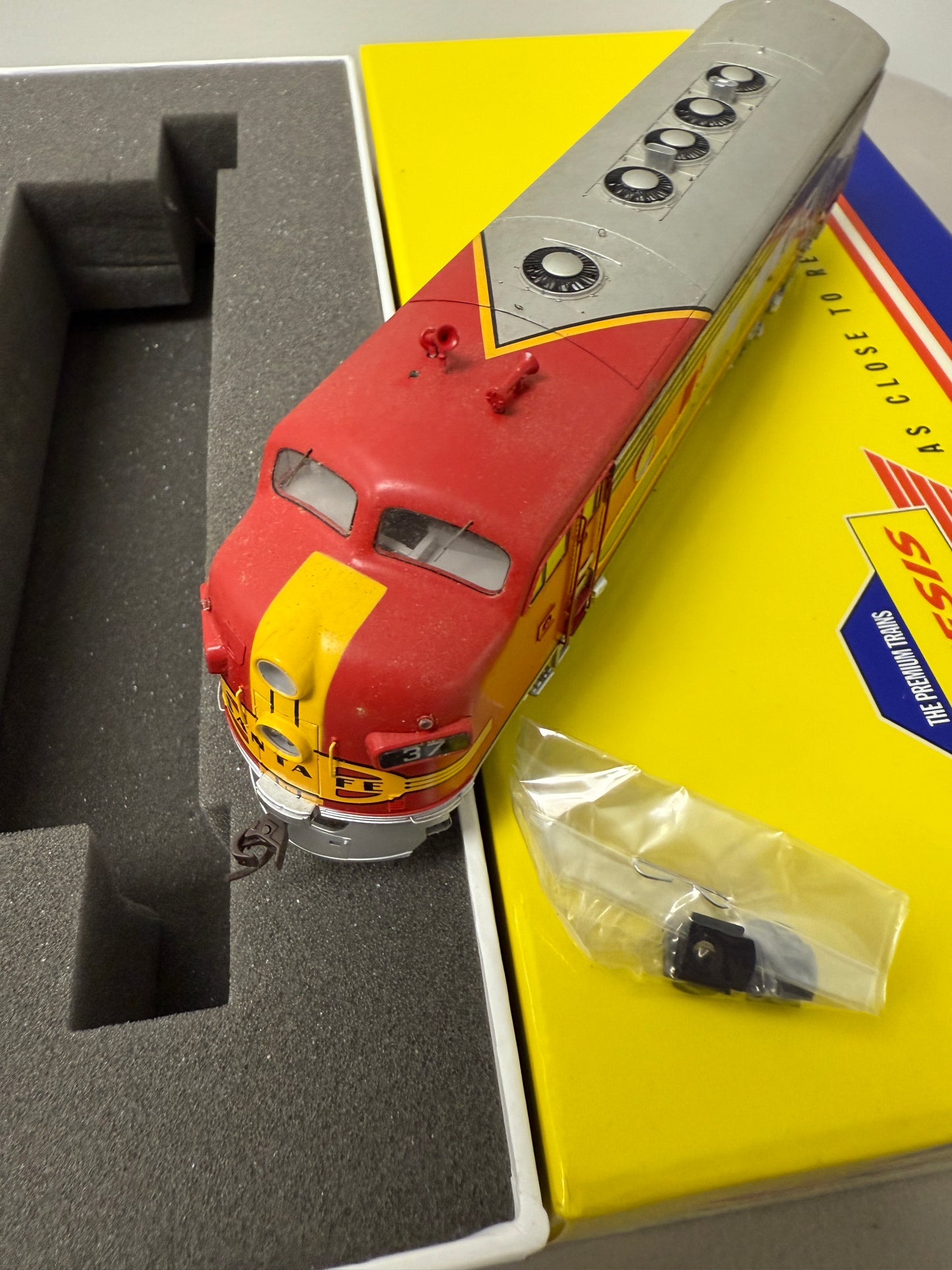 HO Scale Athearn Genesis G2507A ATSF Santa Fe "Warbonnet" F3A Diesel #21L