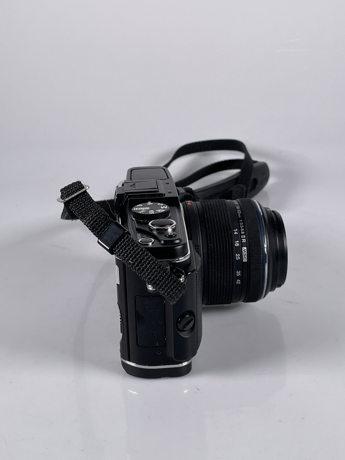 OLYMPUS PEN E-P3 12.3 MP Mirrorless DSLR Camera + 14-42mm Lens kit black